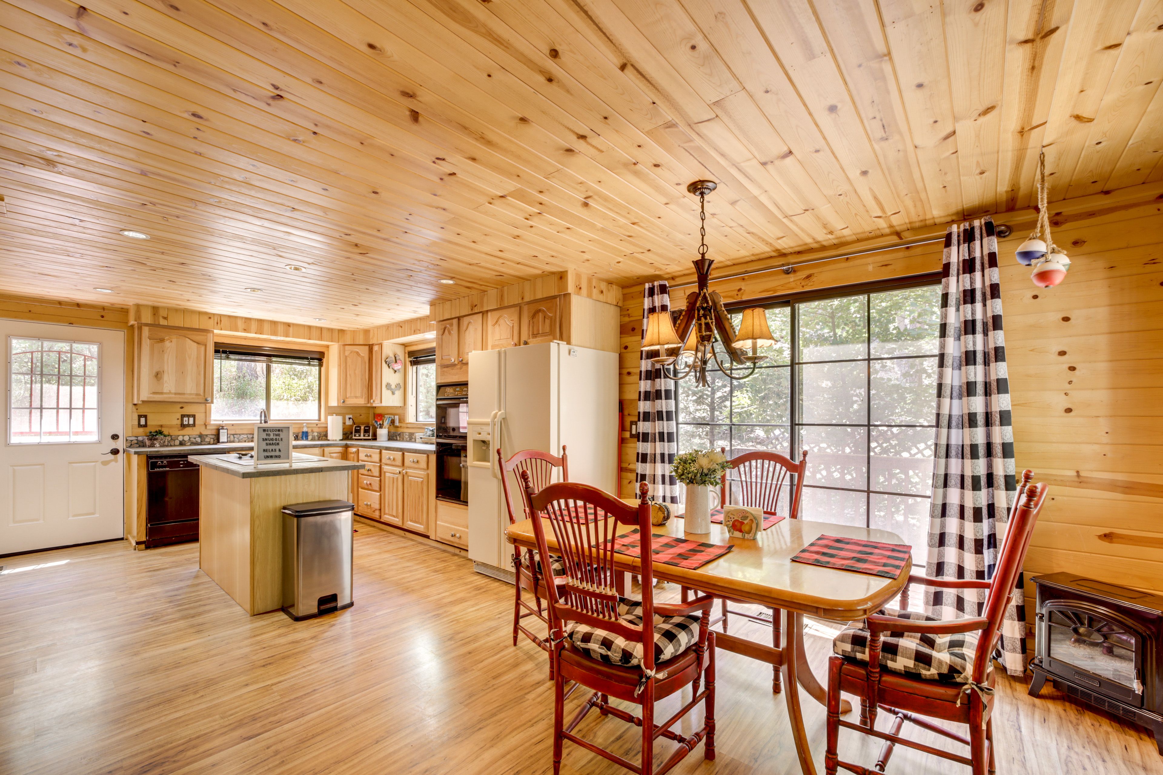Kitchen | Slow Cooker | Spices | 1st Floor