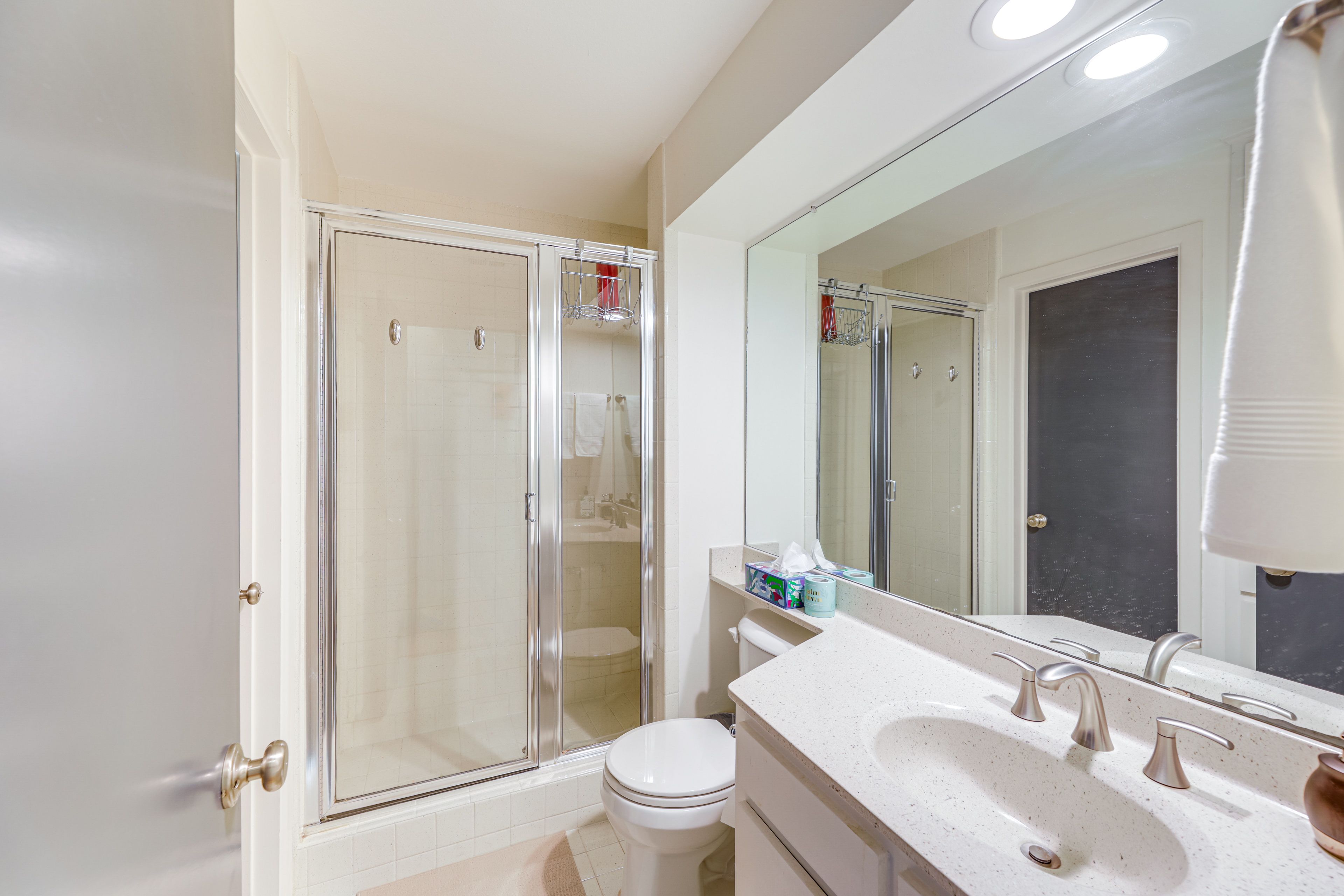 Full Bathroom | 1st Floor