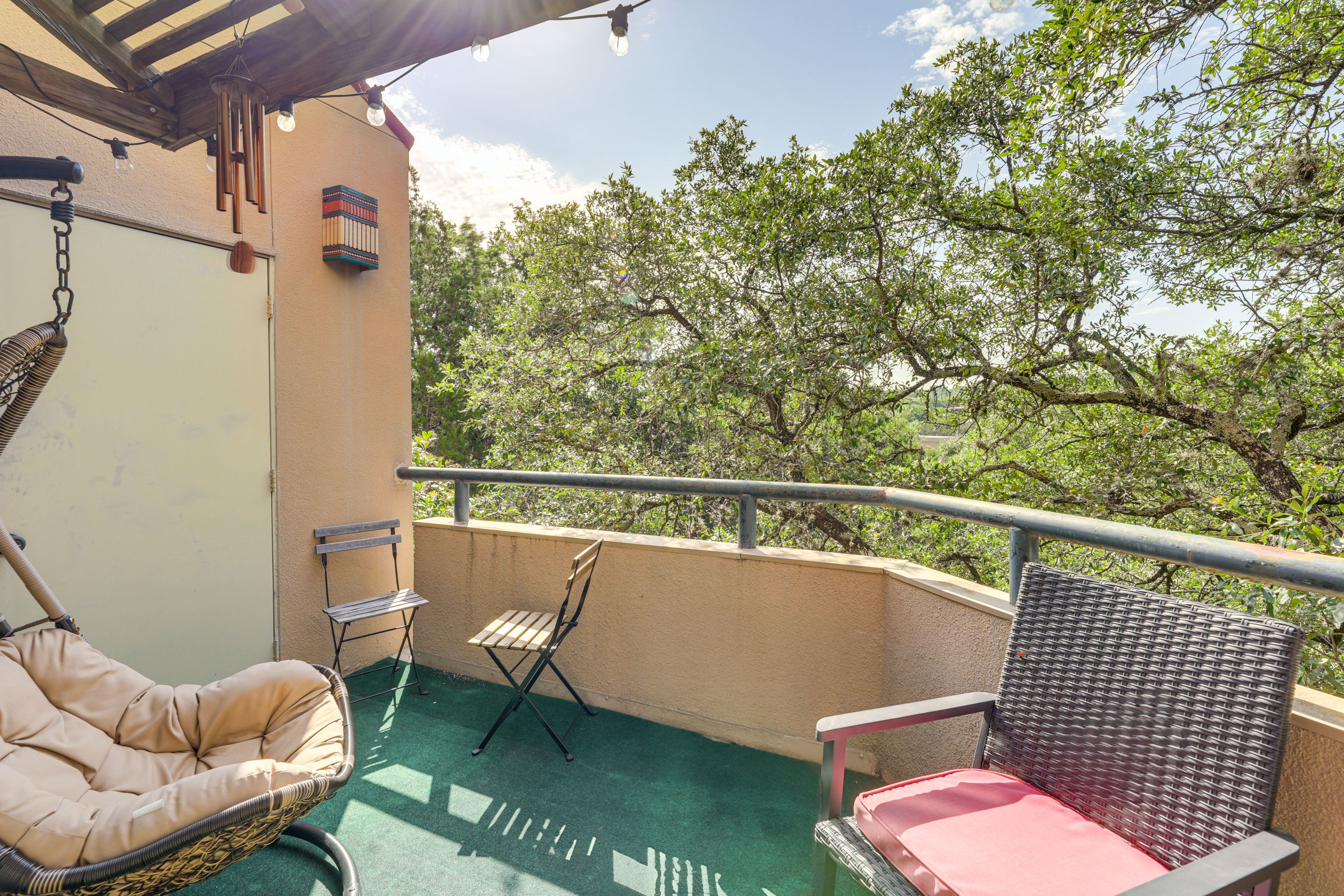 Private Balcony | Swing Chair | Seating