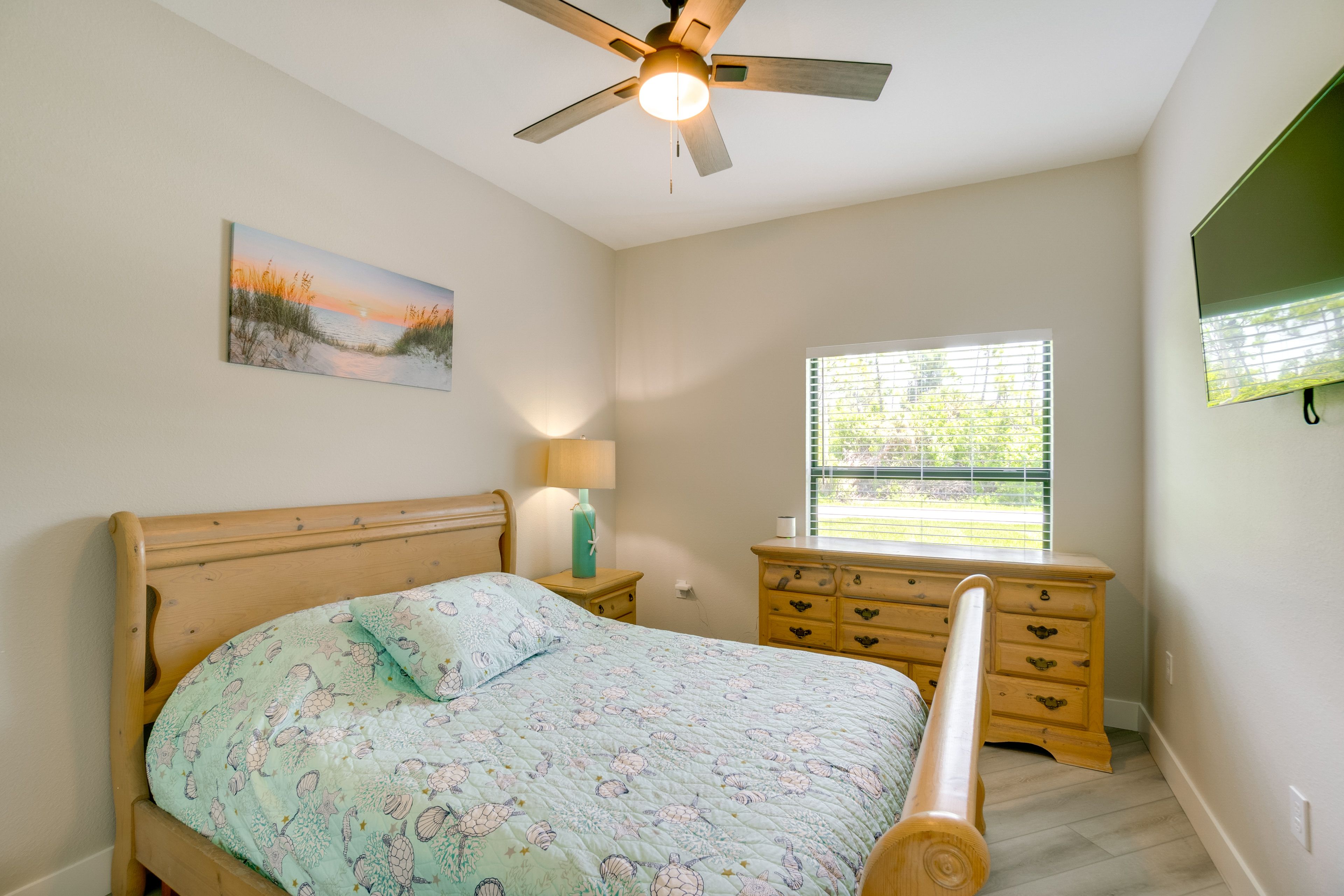 Bedroom 2 | Queen Bed