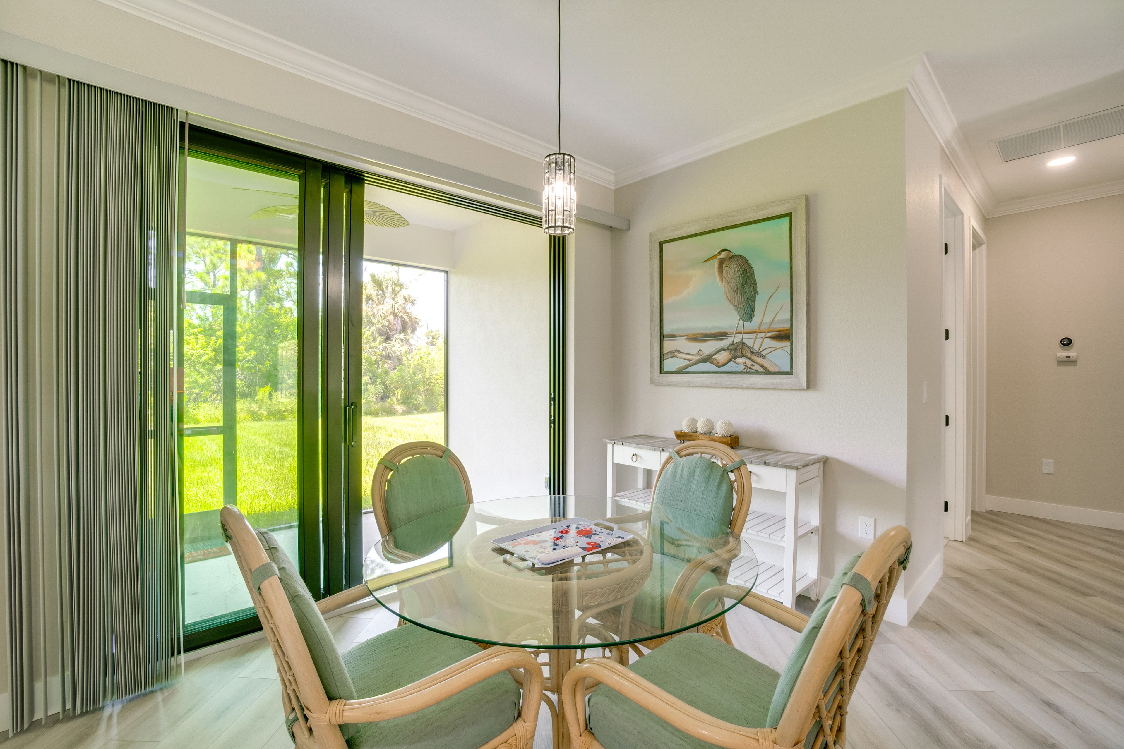 Dining Area | Dishware/Flatware