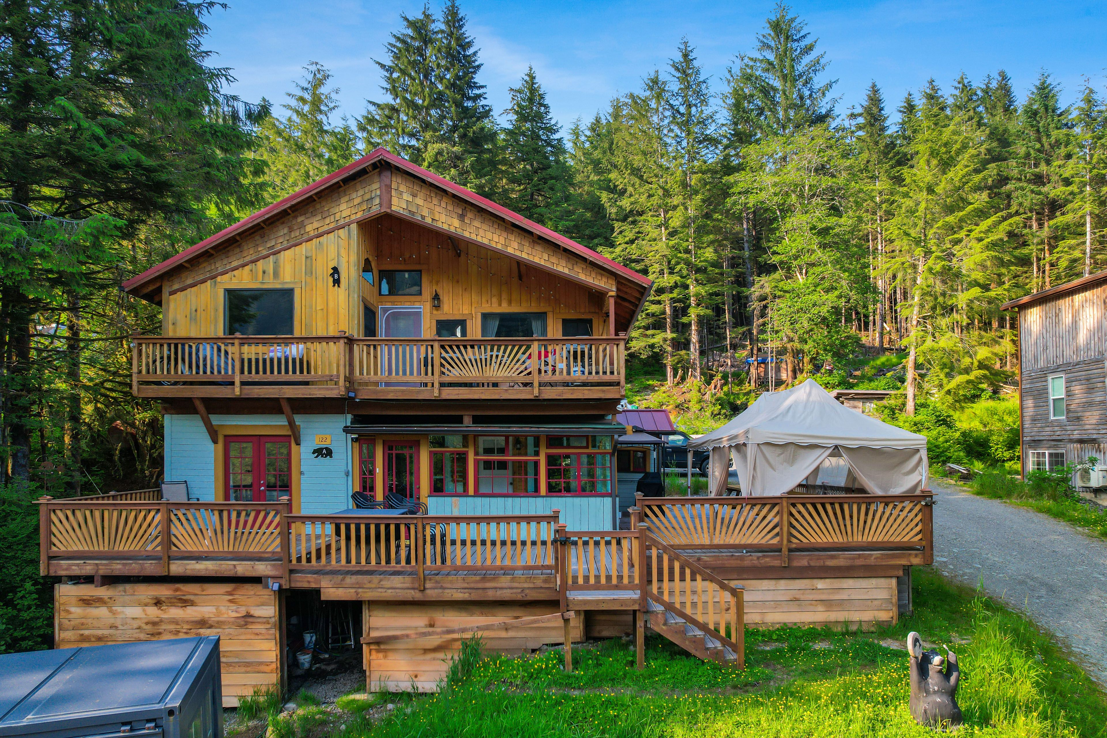 Property Exterior | Shared Driveway (2 Vehicles)
