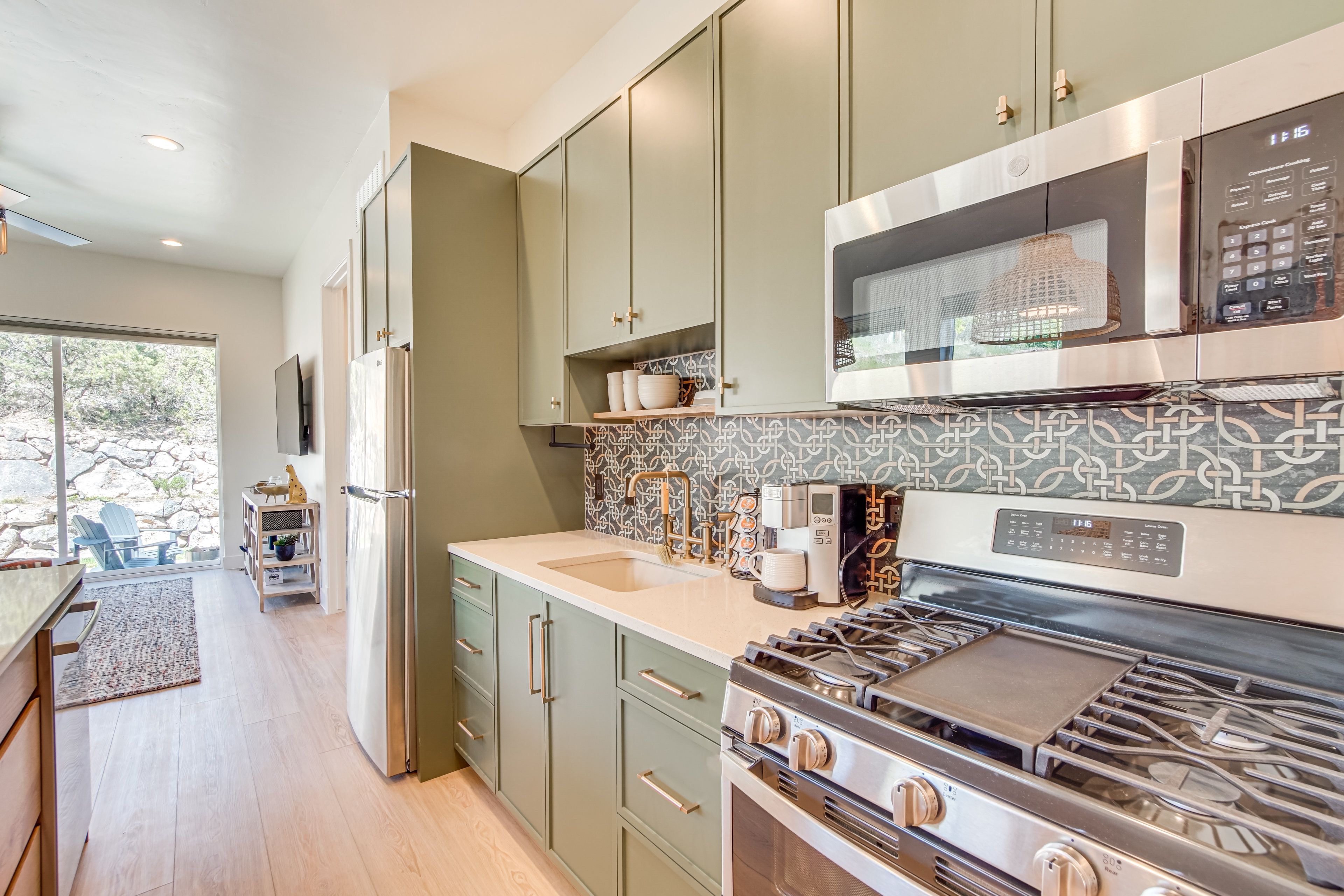 Kitchen | Keurig Coffee Maker | Toaster | Cooking Basics