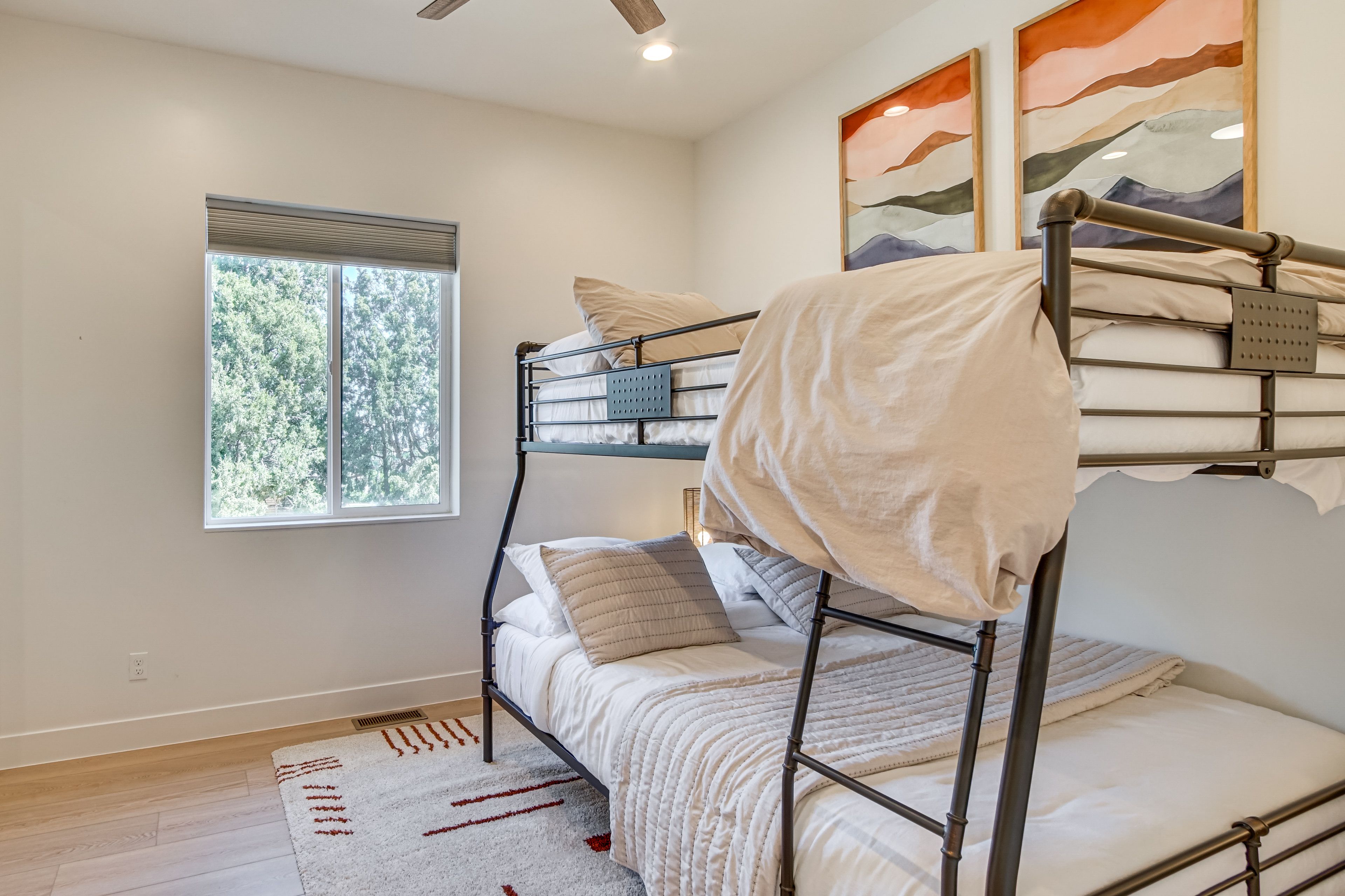Bedroom 2 | Bunk Bed (Full/Queen)