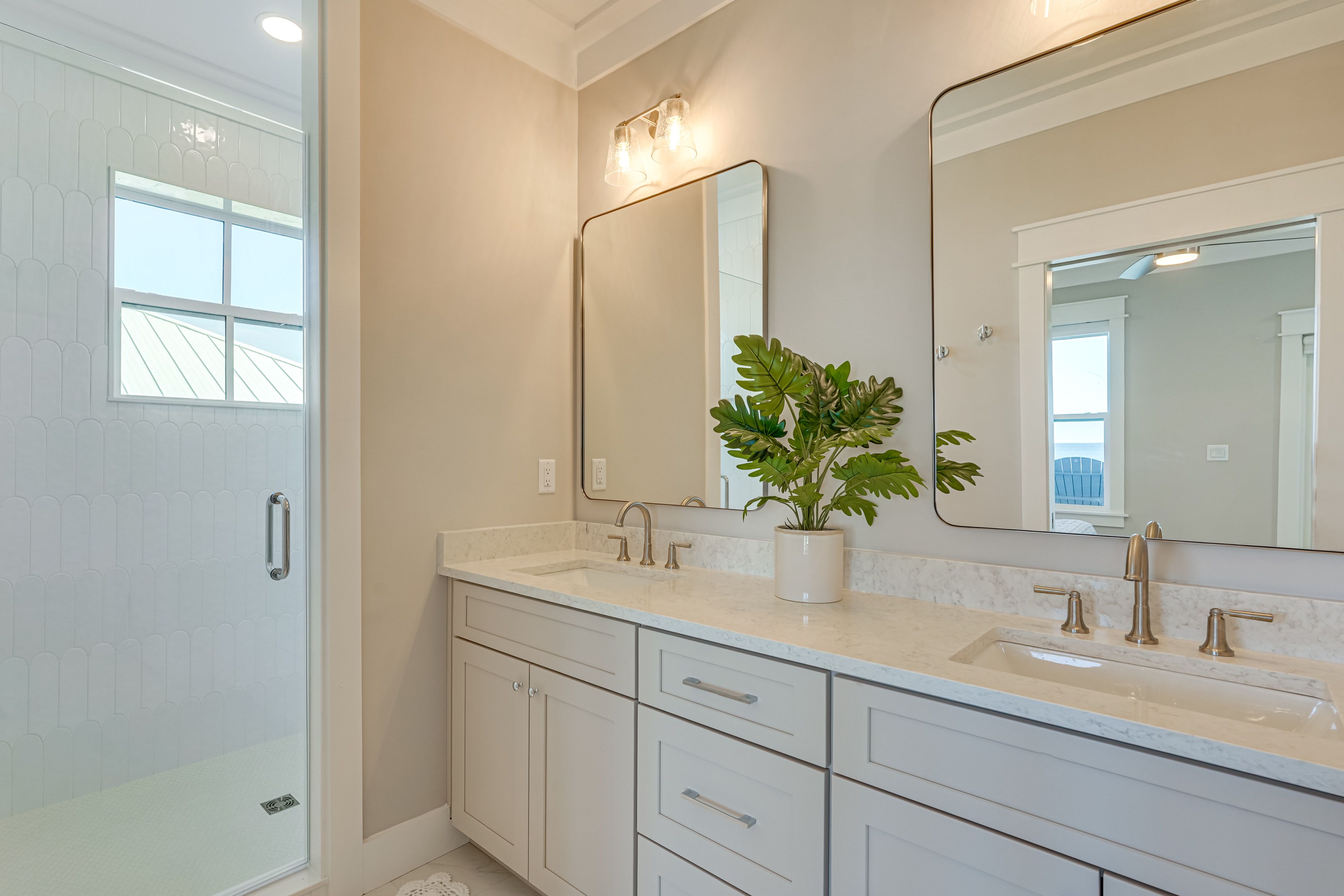 Full Bath | 2nd Floor