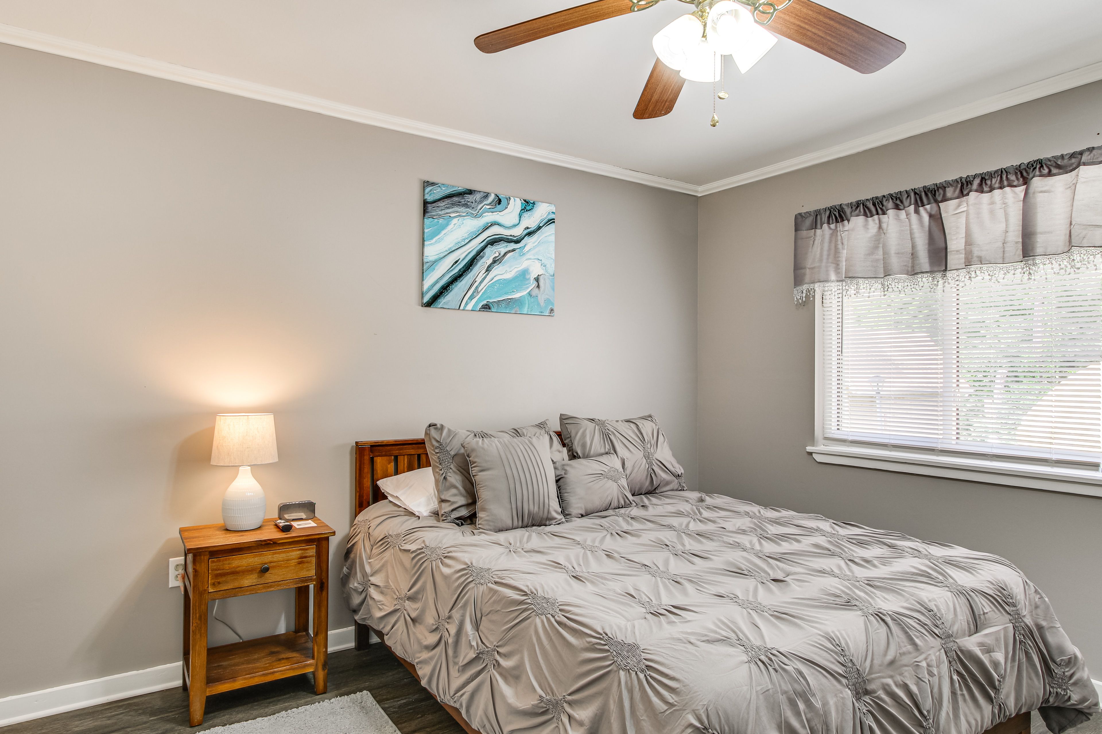 Bedroom 1 | Queen Bed | 1st Floor | En-Suite Bathroom