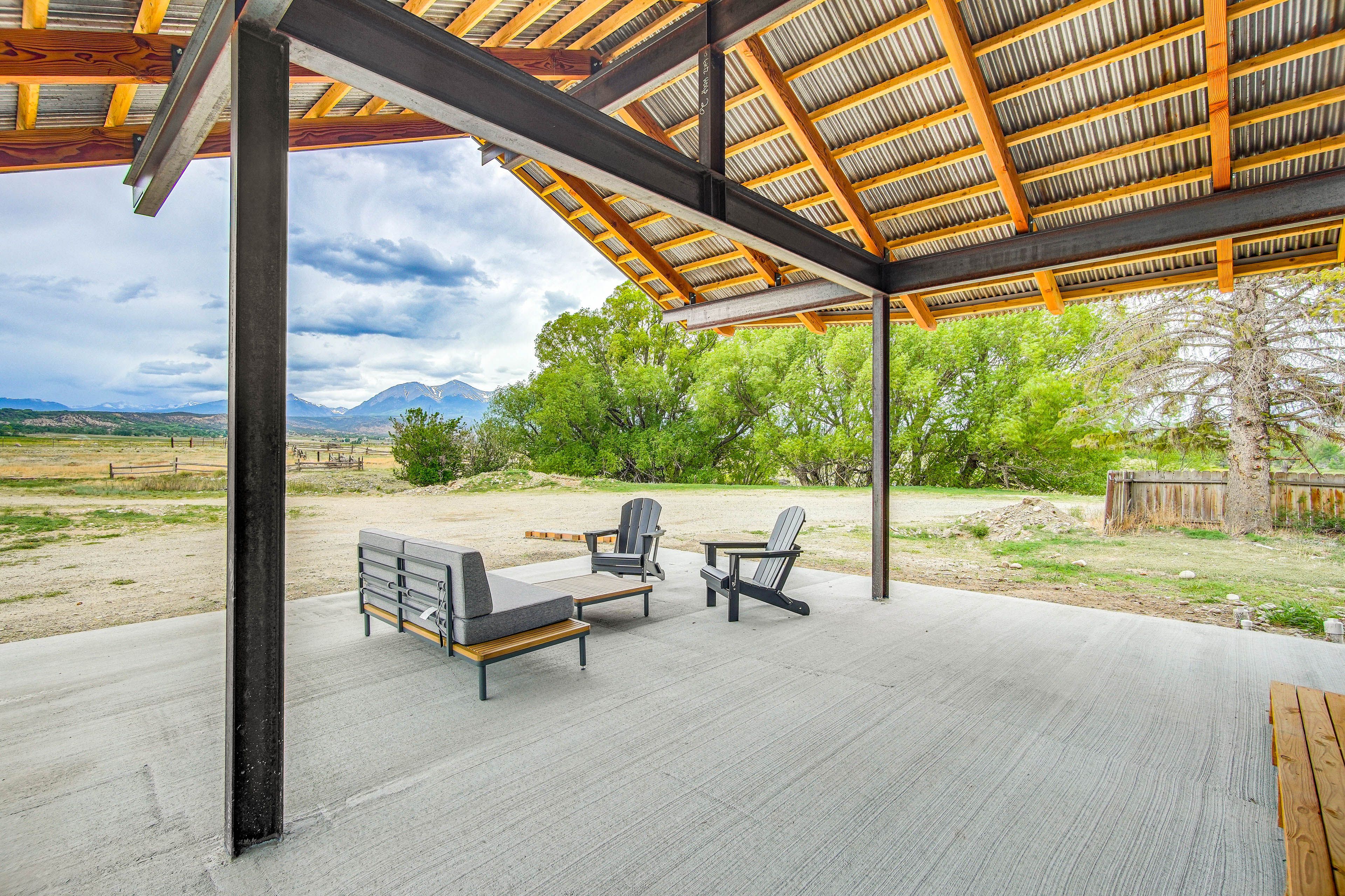 Covered Patio | Panoramic Mountain Views | Walking Distance to Arkansas River