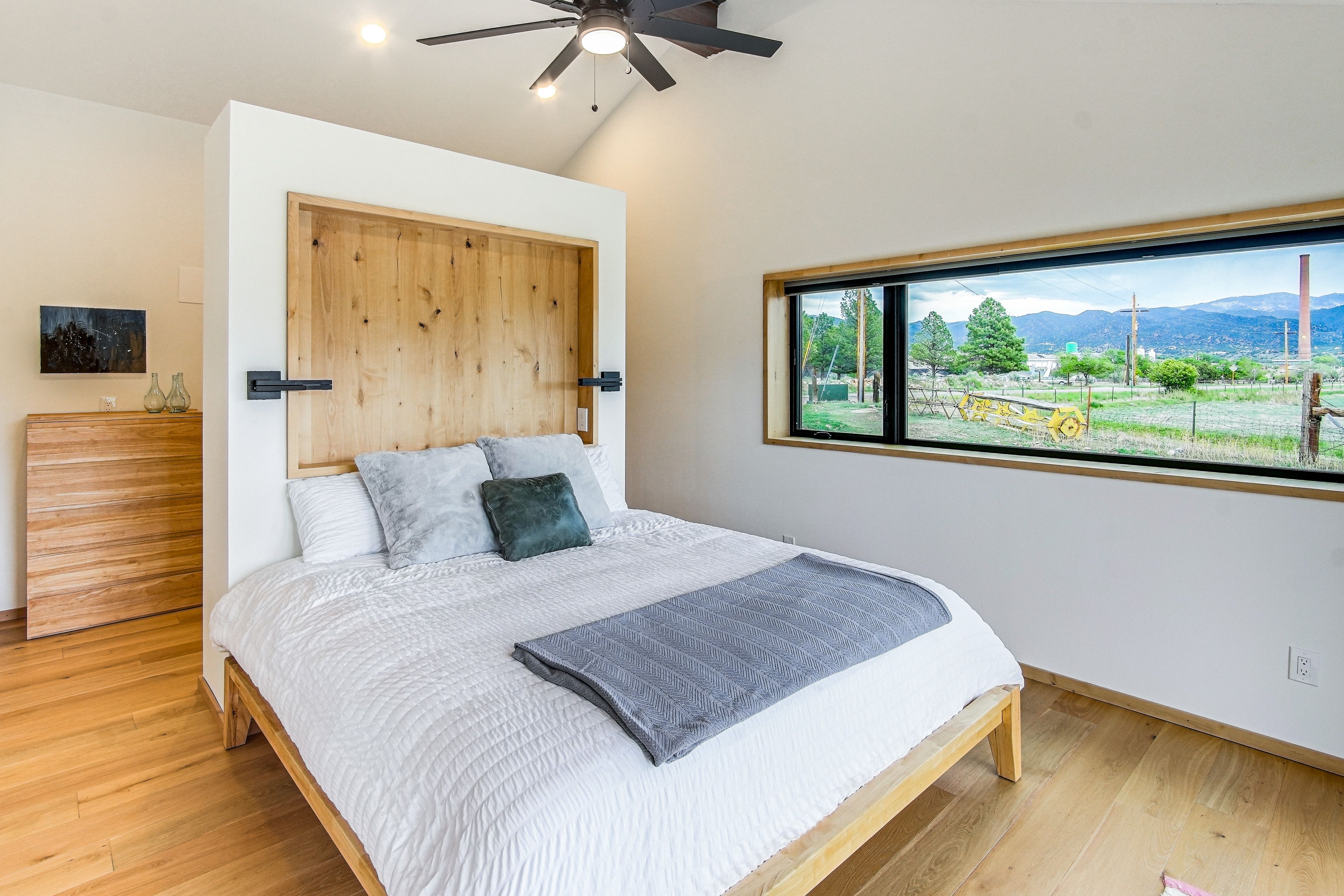 Bedroom 1 | 1st Floor | King Bed | Linens Provided