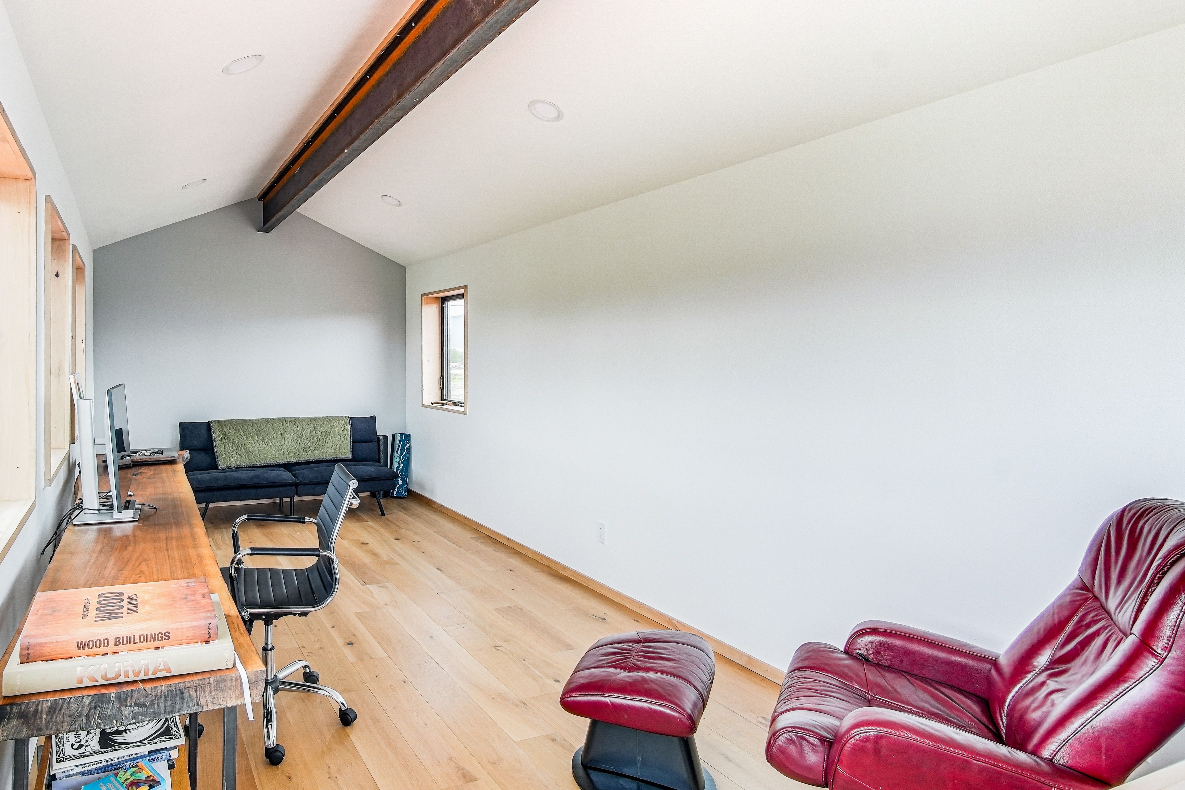 Home Office | 2nd Floor | Free High-Speed WiFi