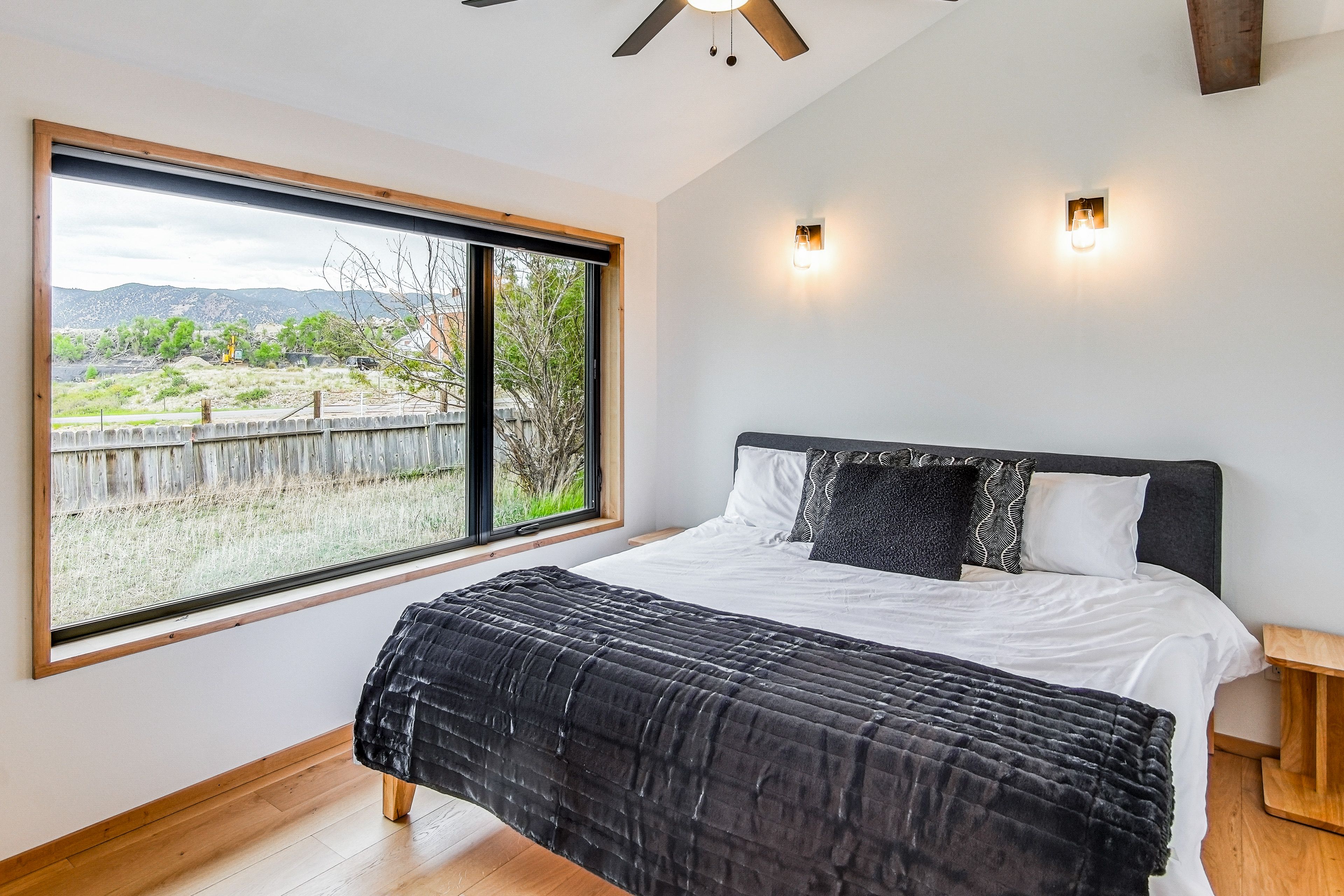 Bedroom 2 | 1st Floor | King Bed