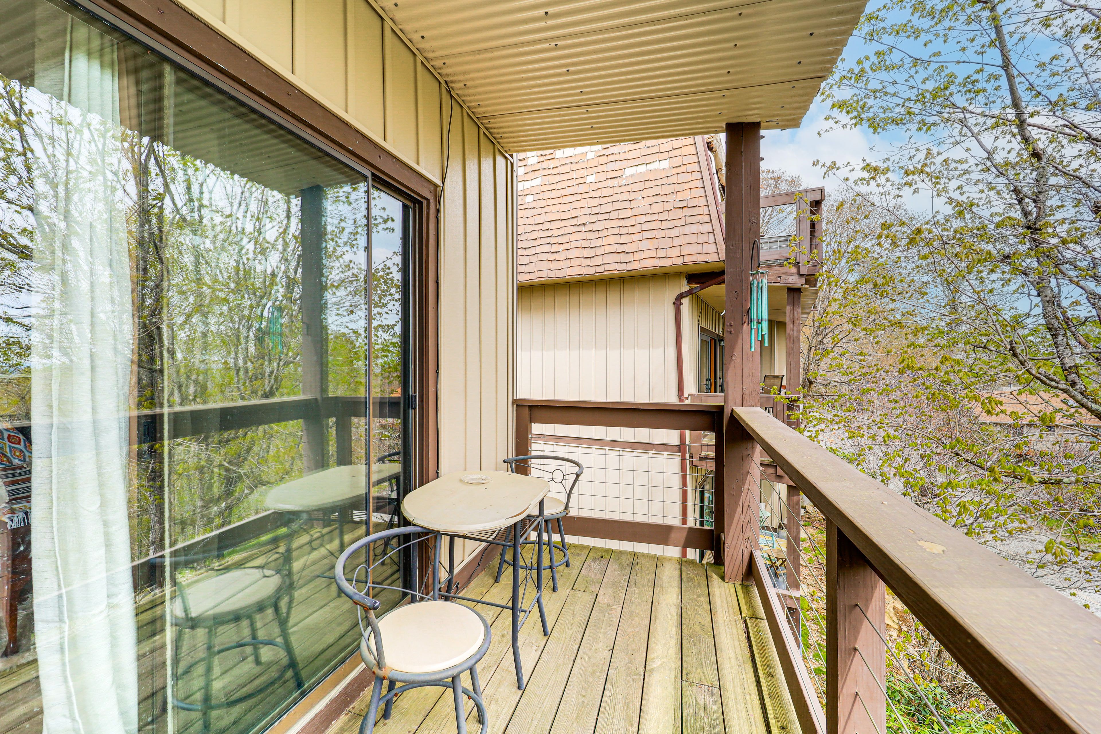 Private Balcony | Electric Grill