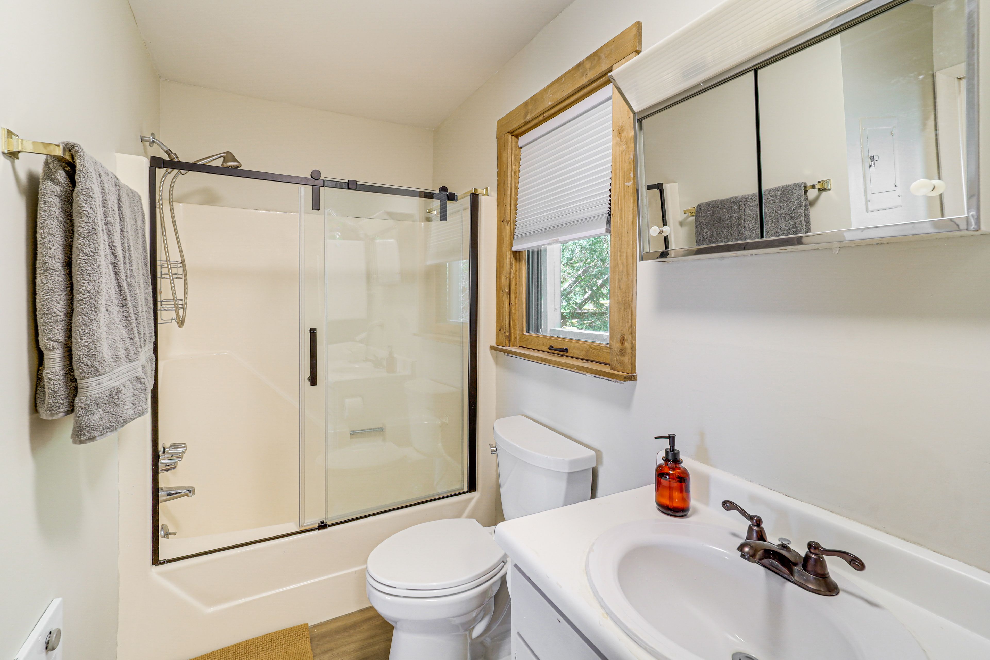 Bathroom | Towels Provided | Washer/Dryer