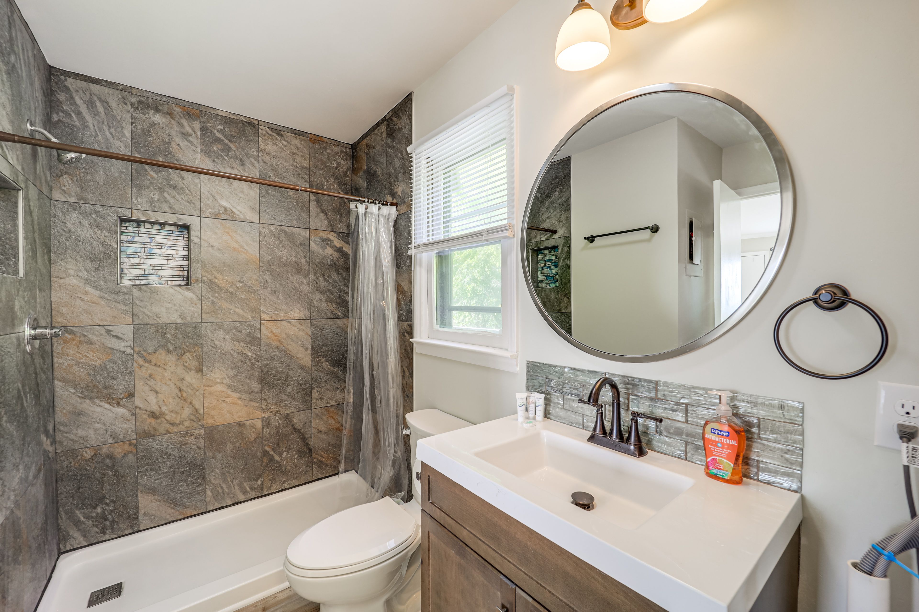 Bathroom | Towels Provided