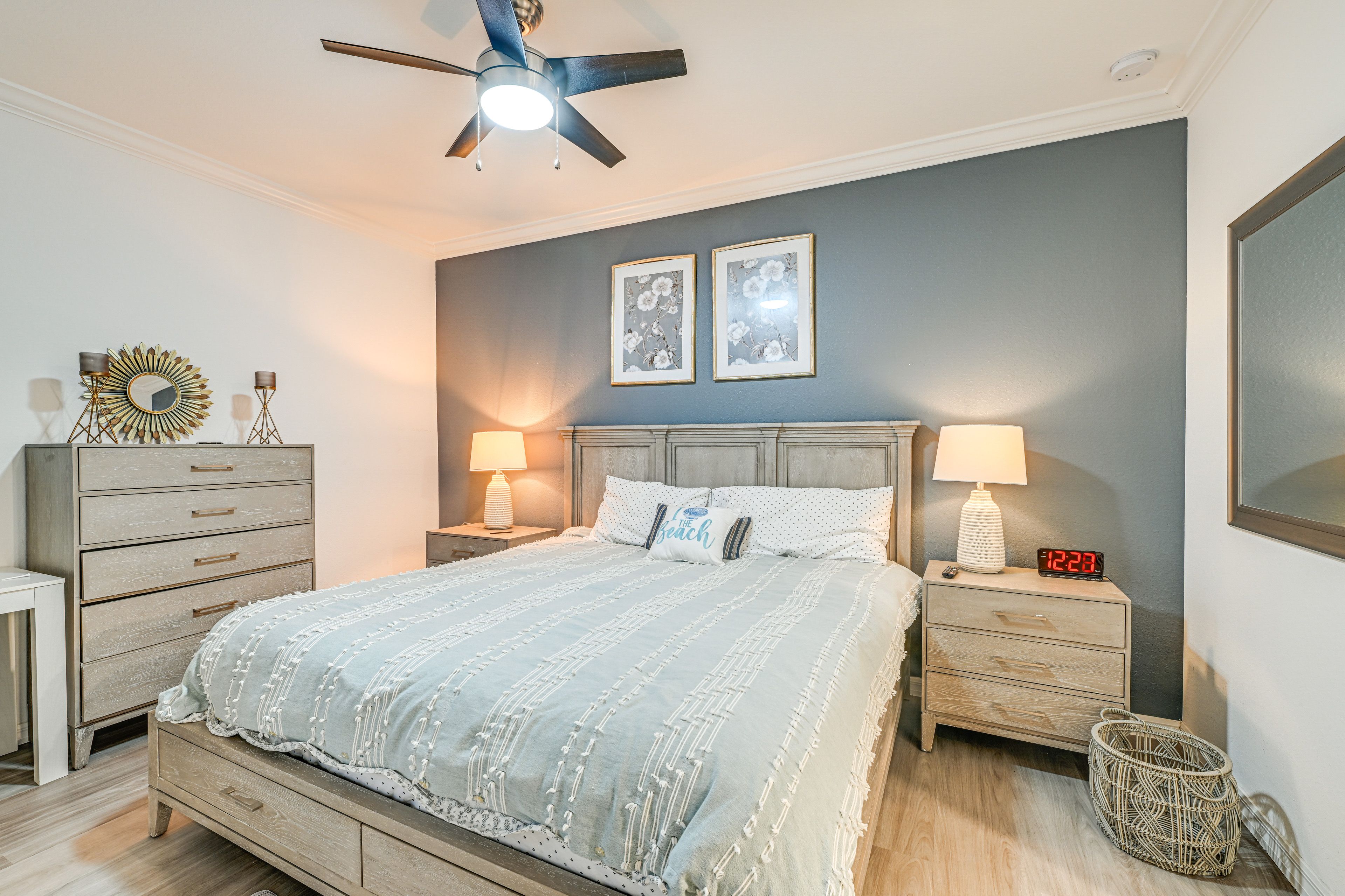 Bedroom 1 | King Bed | Smart TV | Linens Provided