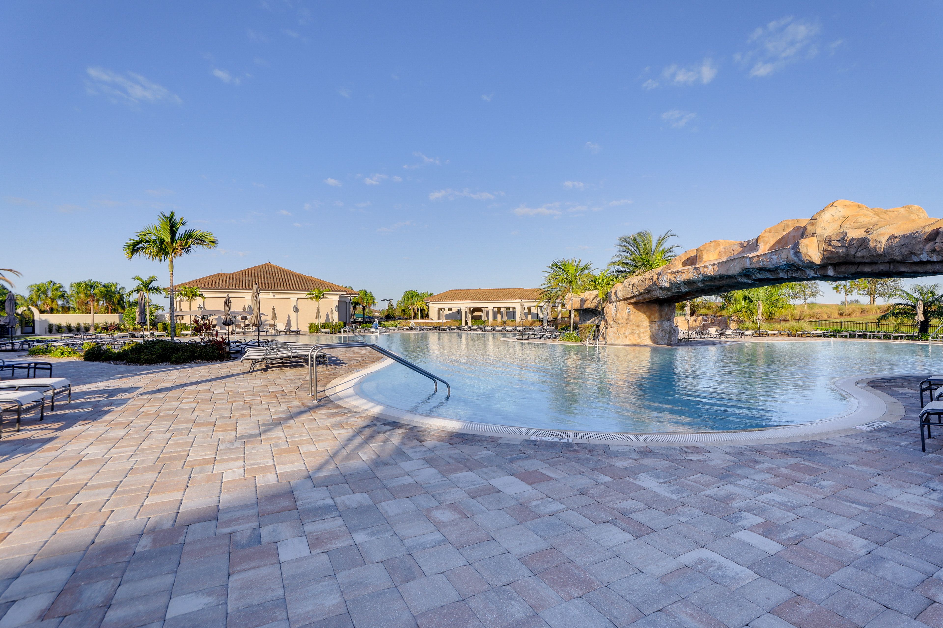 Community Amenities | Resort-Style Pool