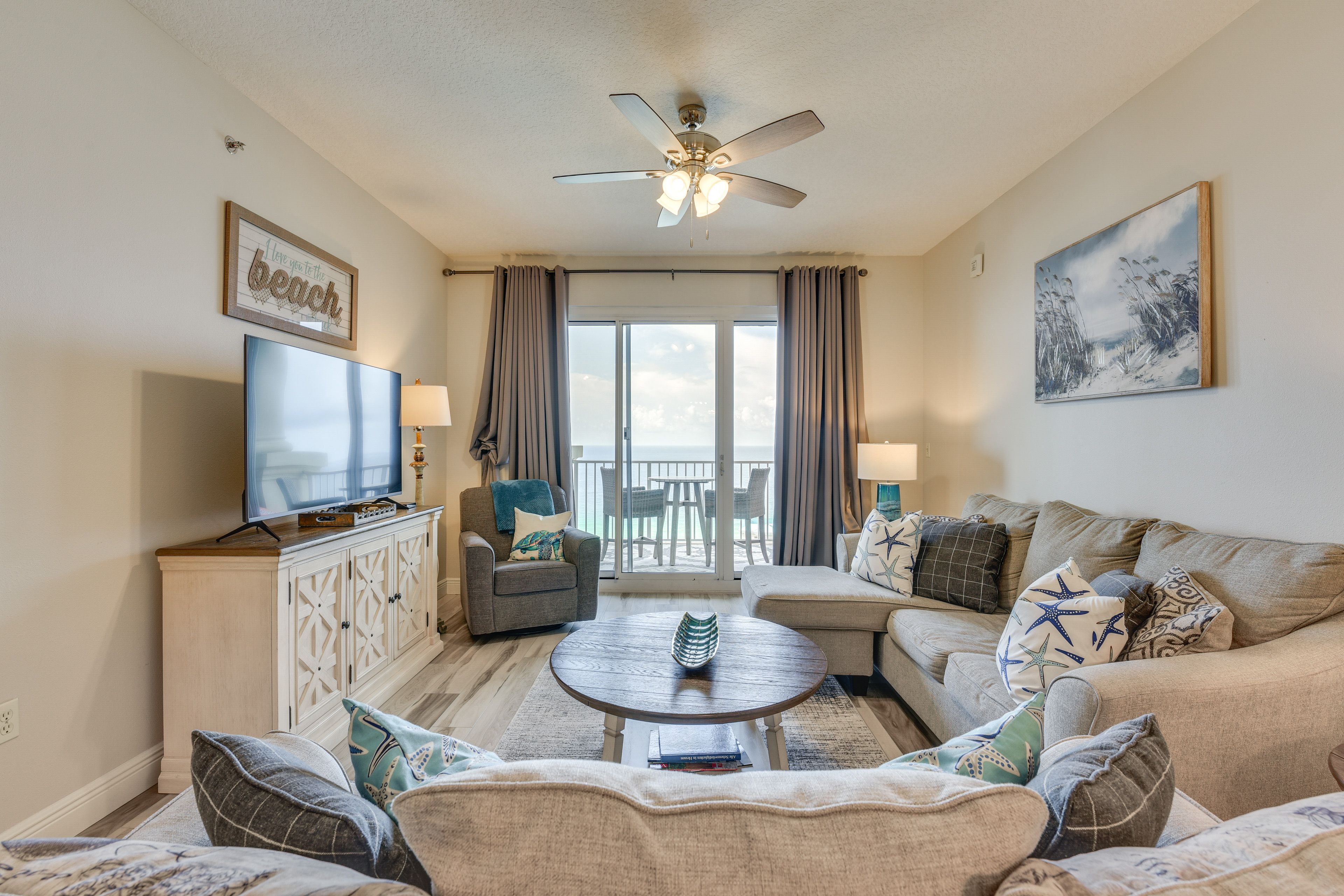 Living Room | Single-Story Condo | Ocean View | Cable TV