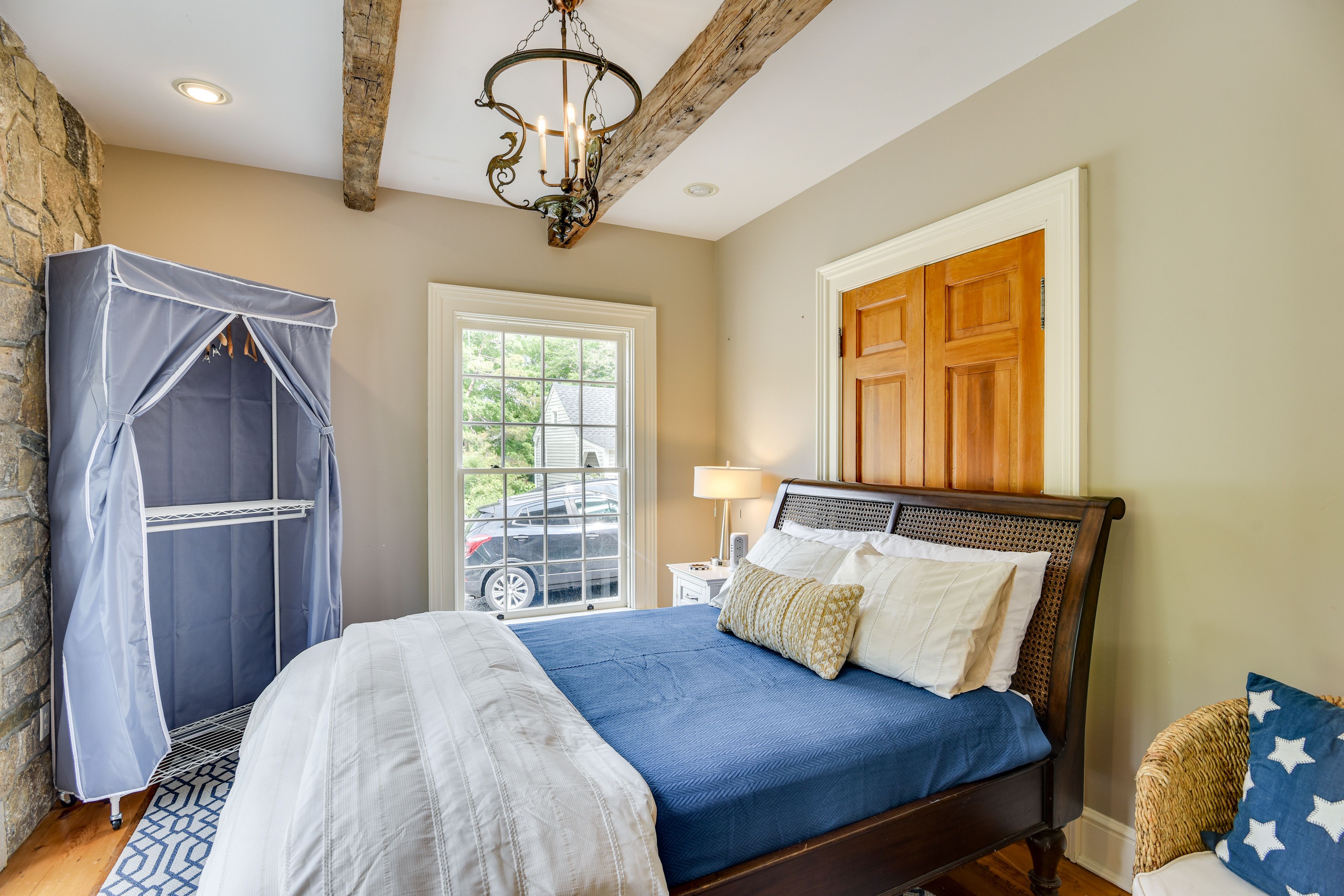 Bedroom 2 | Queen Bed | 1st Floor