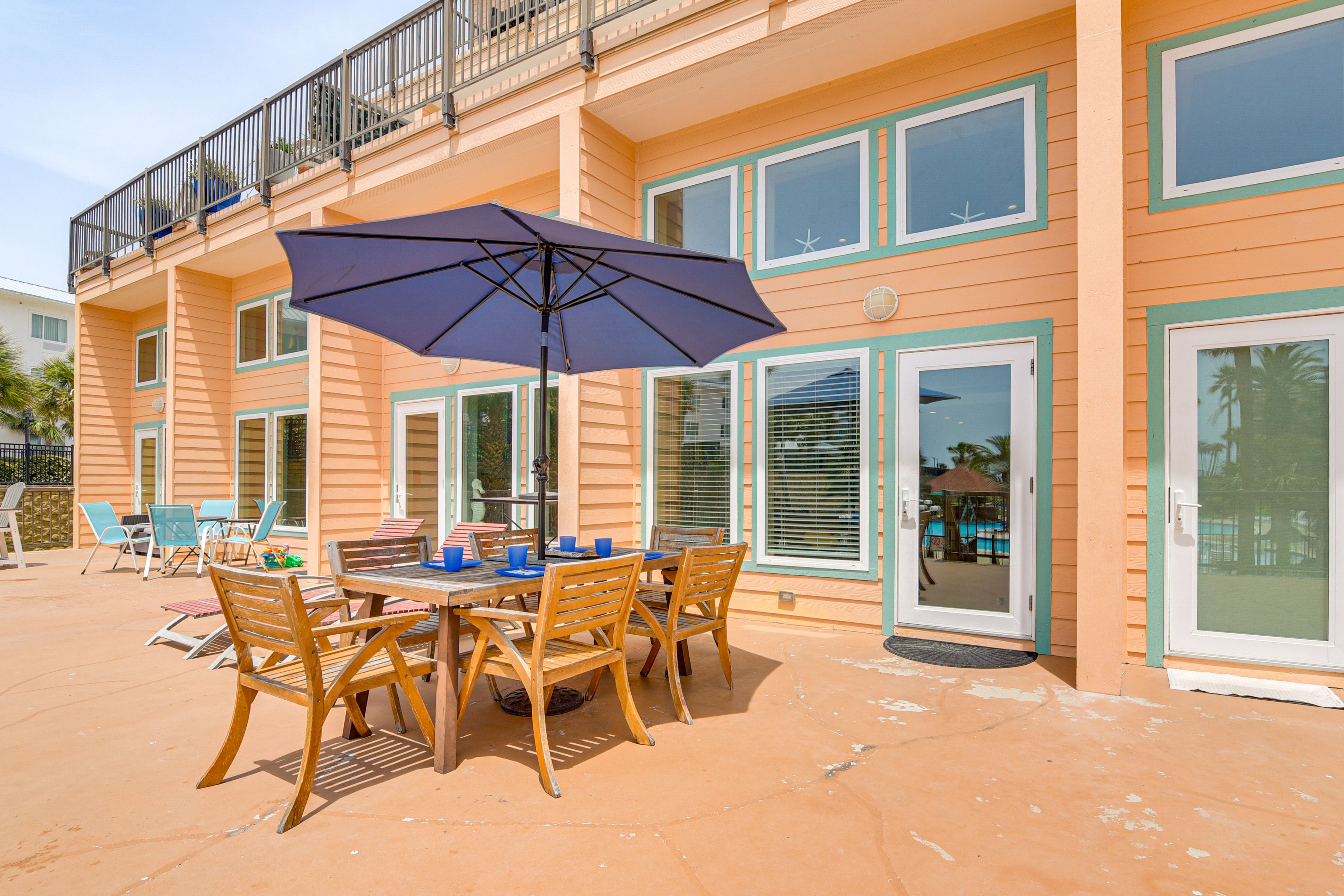 Private Patio | Dining Area