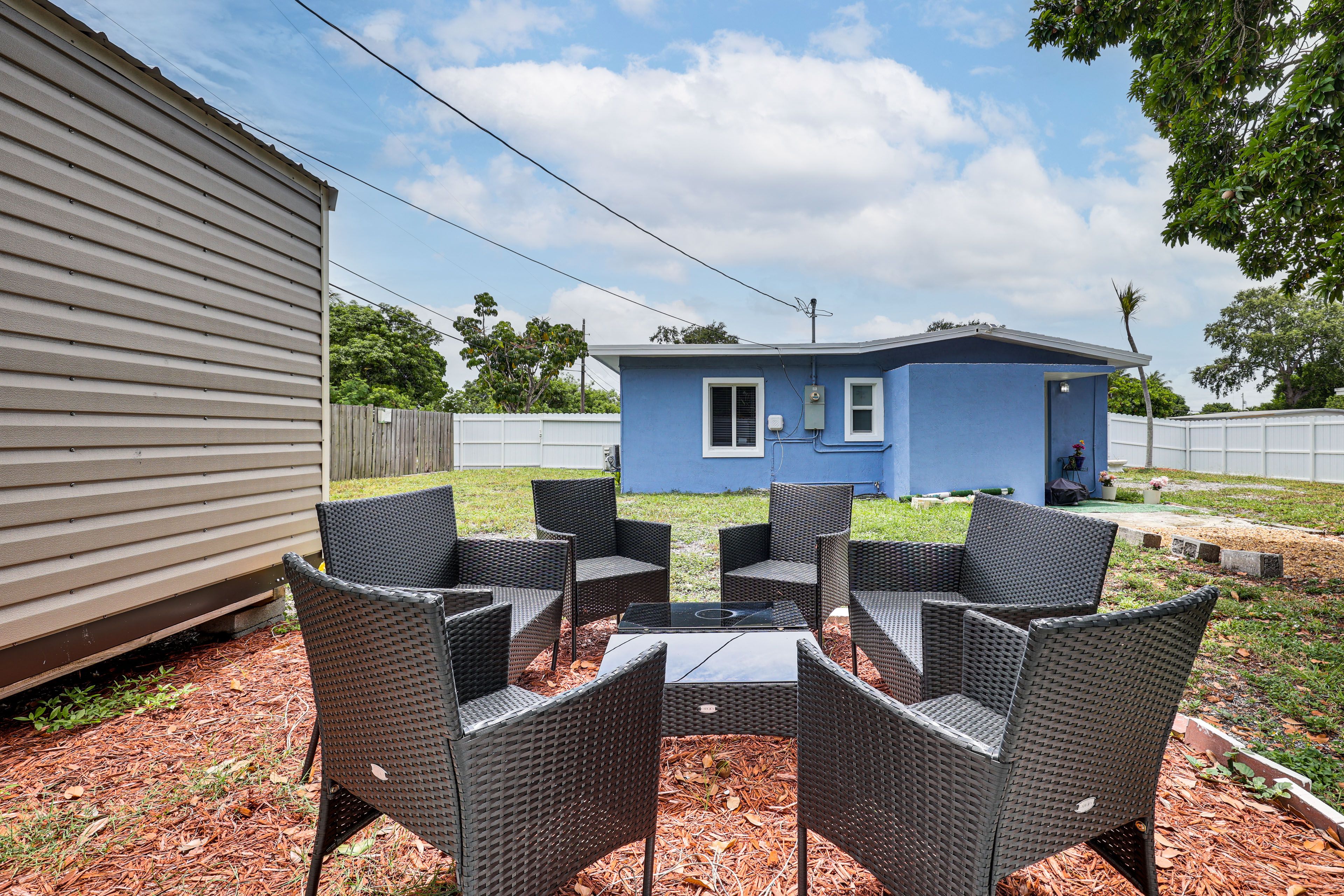 Fire Pit | Outdoor Seating