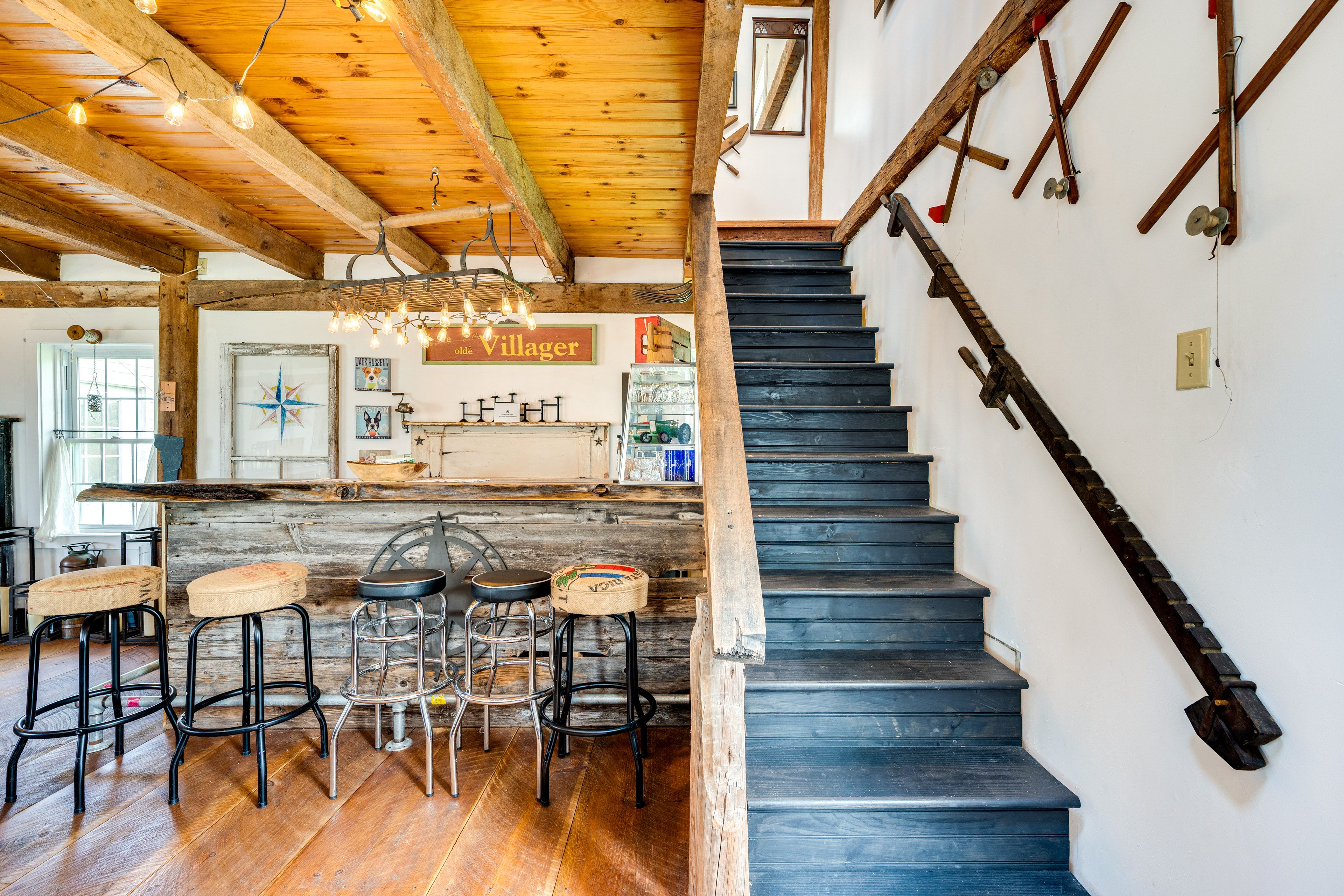 Stairs to 2nd Floor