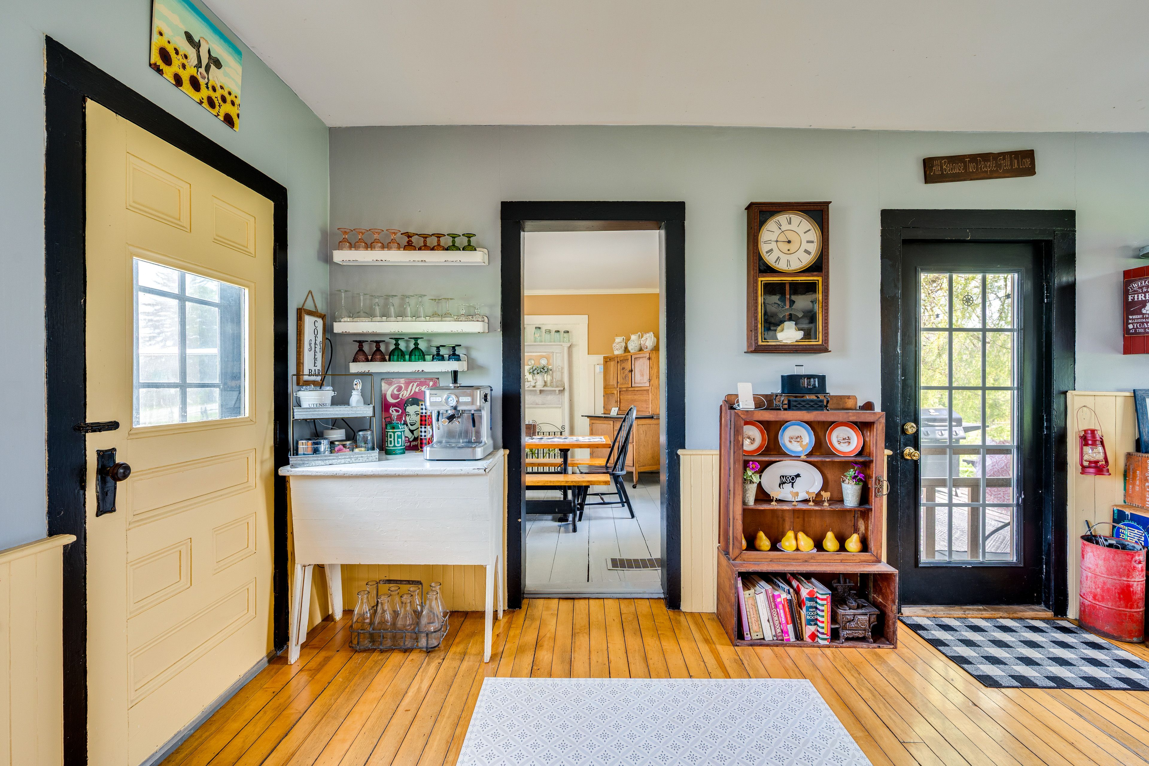 Main Entryway | 1st Floor | Sleeper Sofa