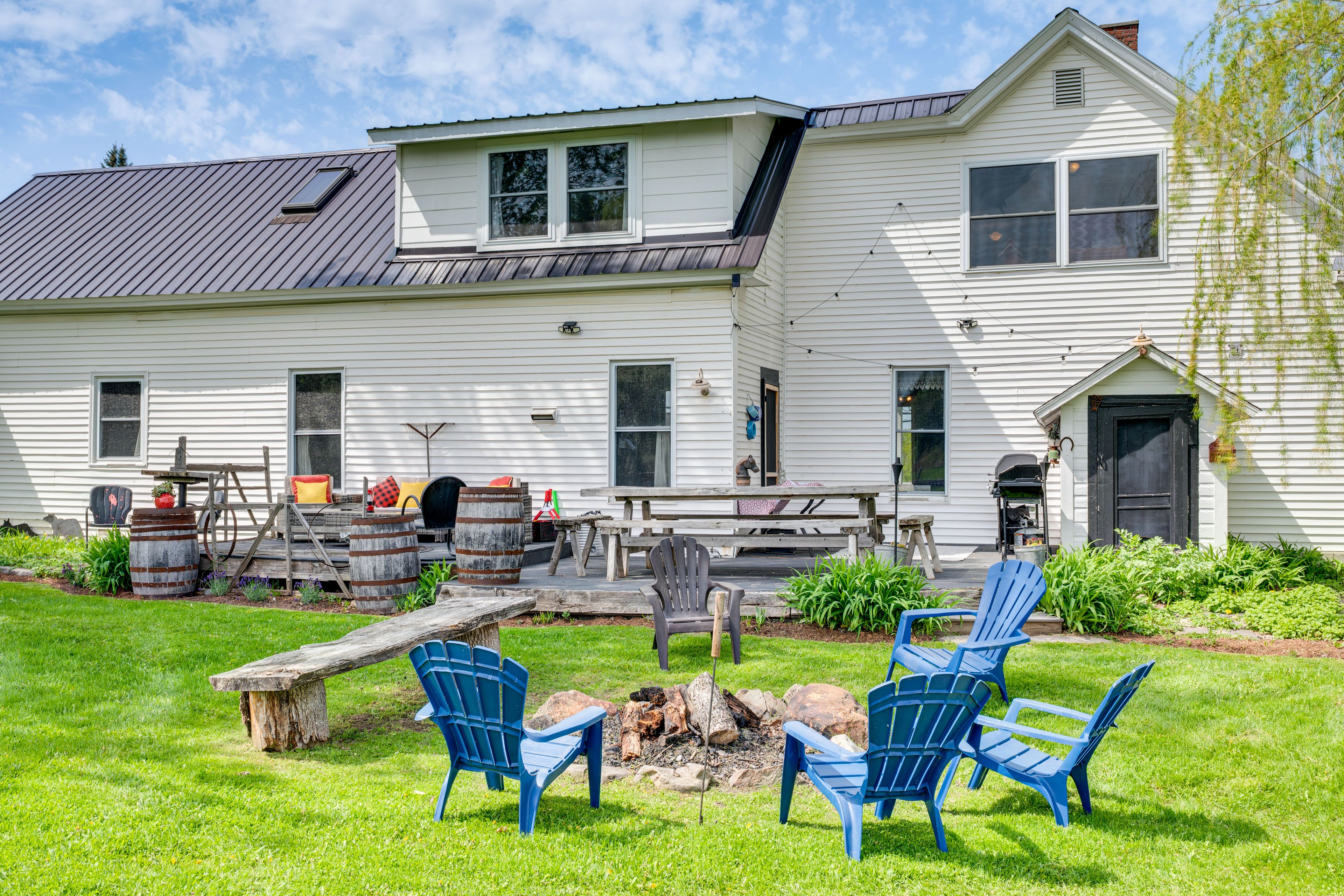 Backyard | Fire Pit | Mountain View