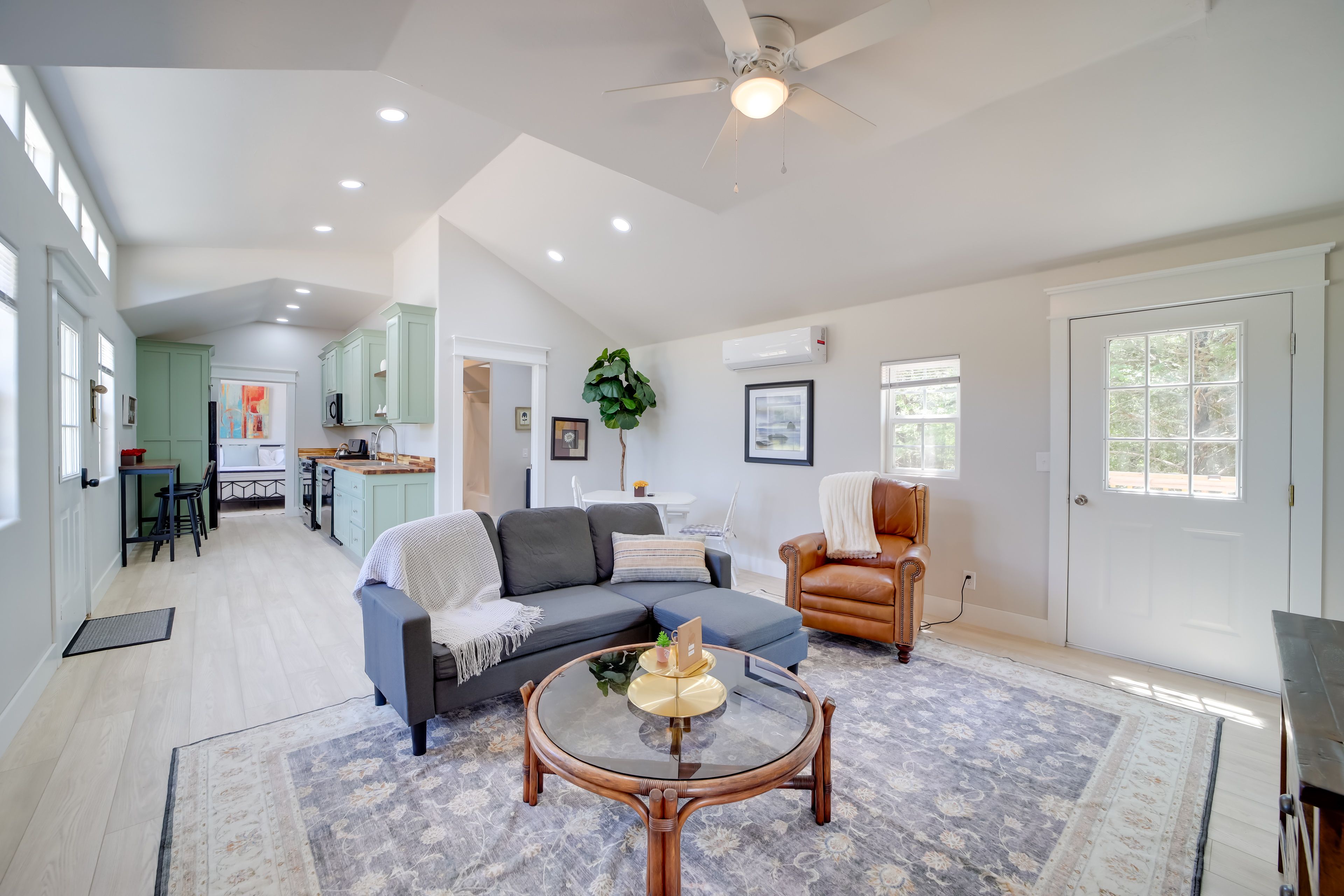 Mcalester Vacation Rental | 2BR | 2BA | 850 Sq Ft | 3 Steps to Enter