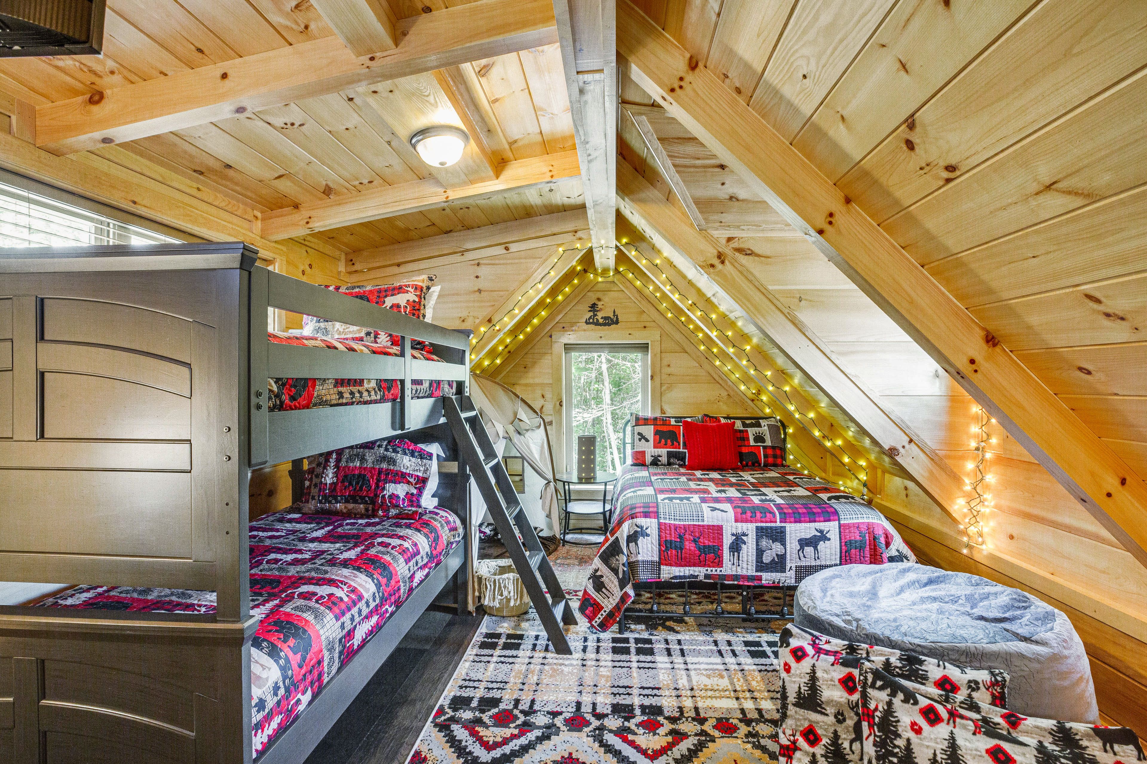 Loft | Full Bed | Twin Bunk Bed | 2nd Floor