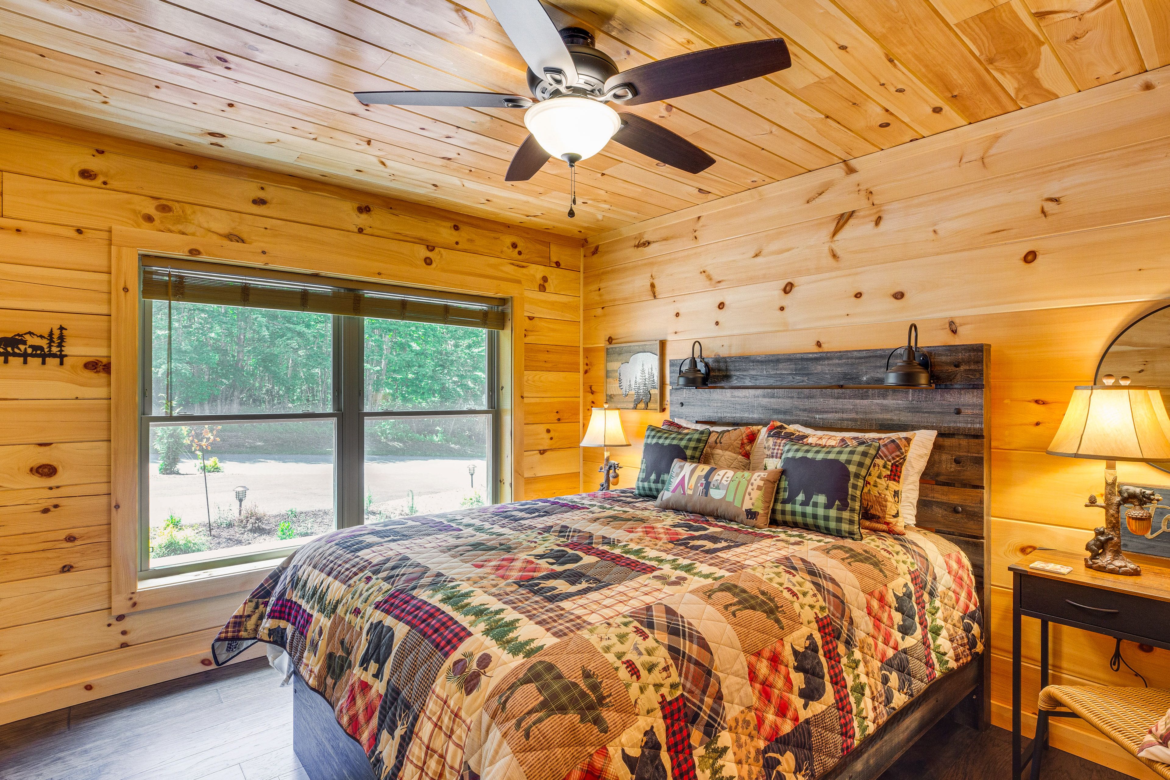 Bedroom 2 | Queen Bed | 1st Floor