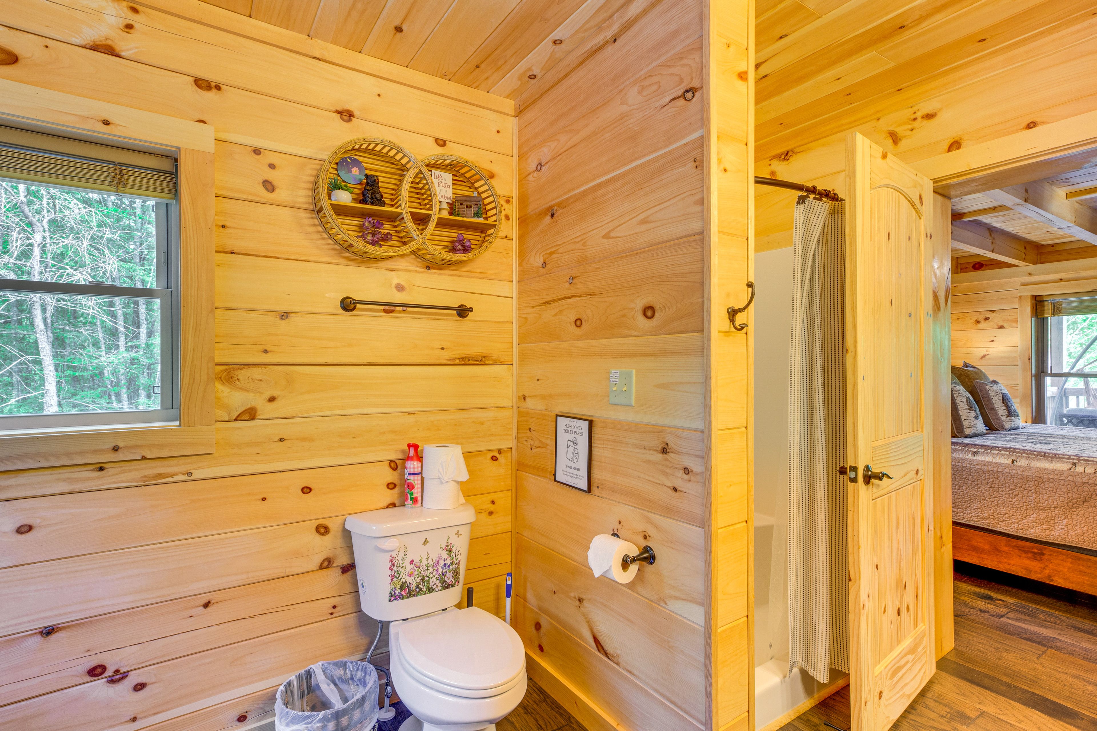 En-Suite Bathroom | 1st Floor