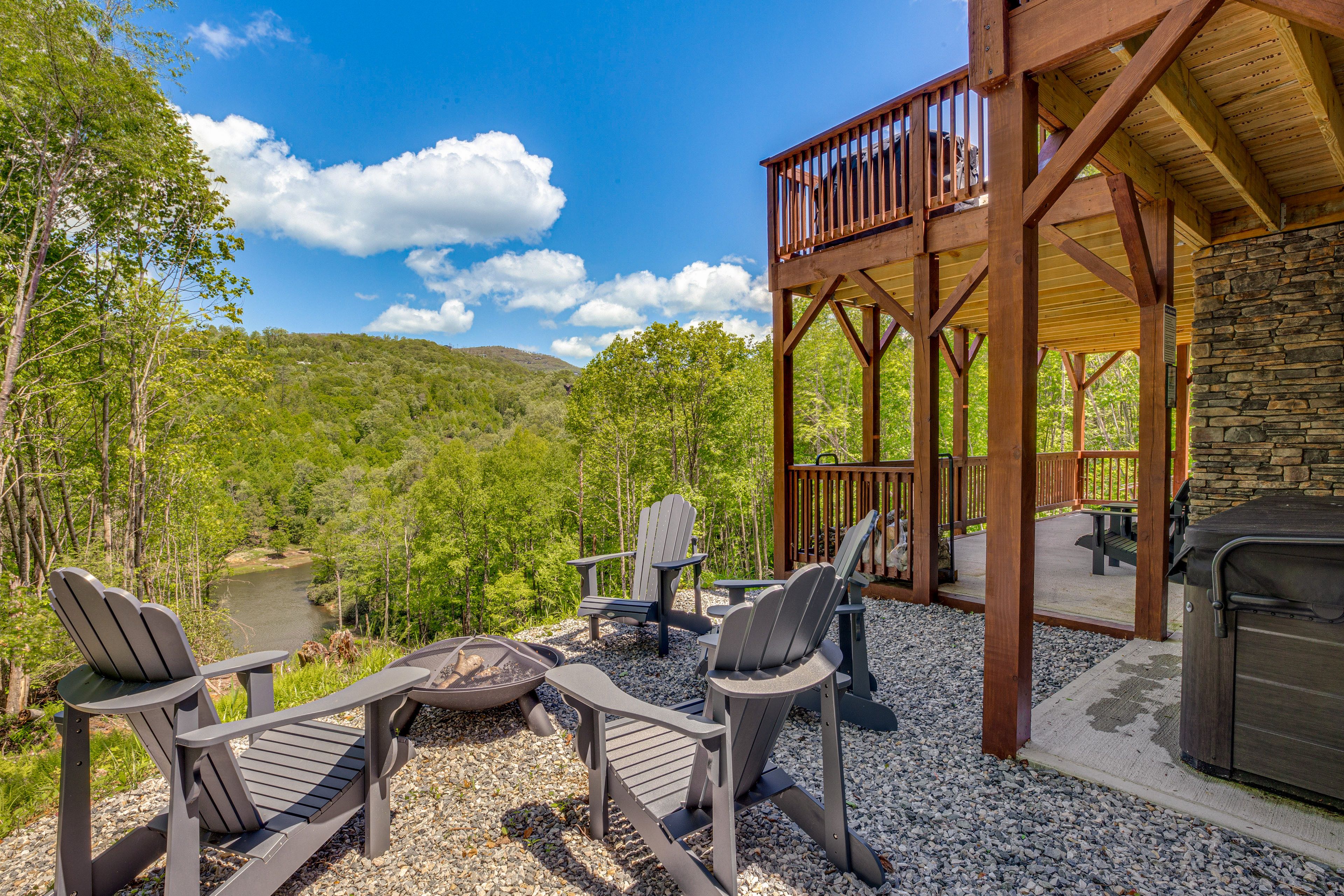 Elk Park Vacation Rental | 2BR | 2.5BA | 1 Small Step Required | 1,781 Sq Ft