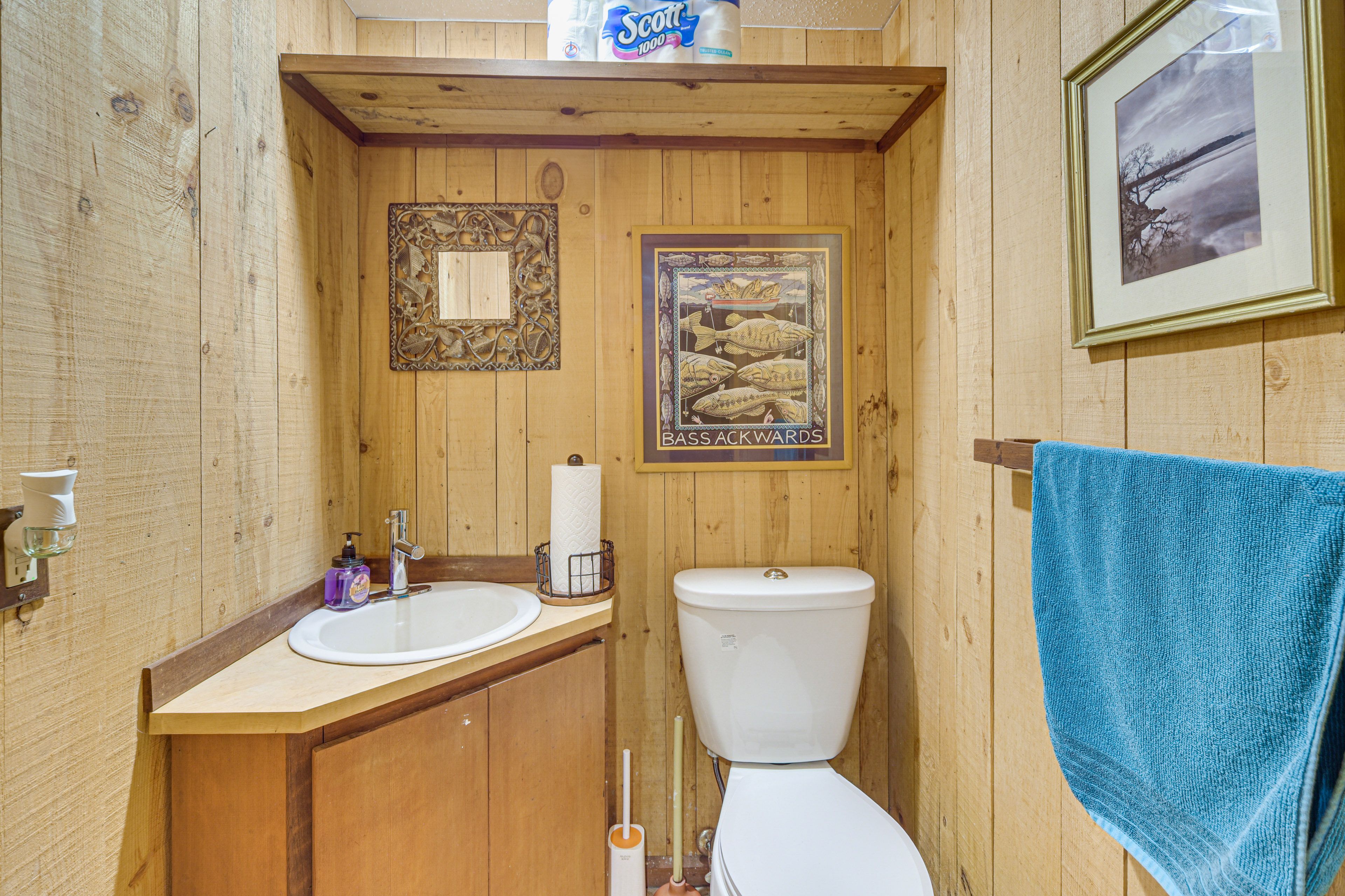 Bathroom | Shower | 1st Floor