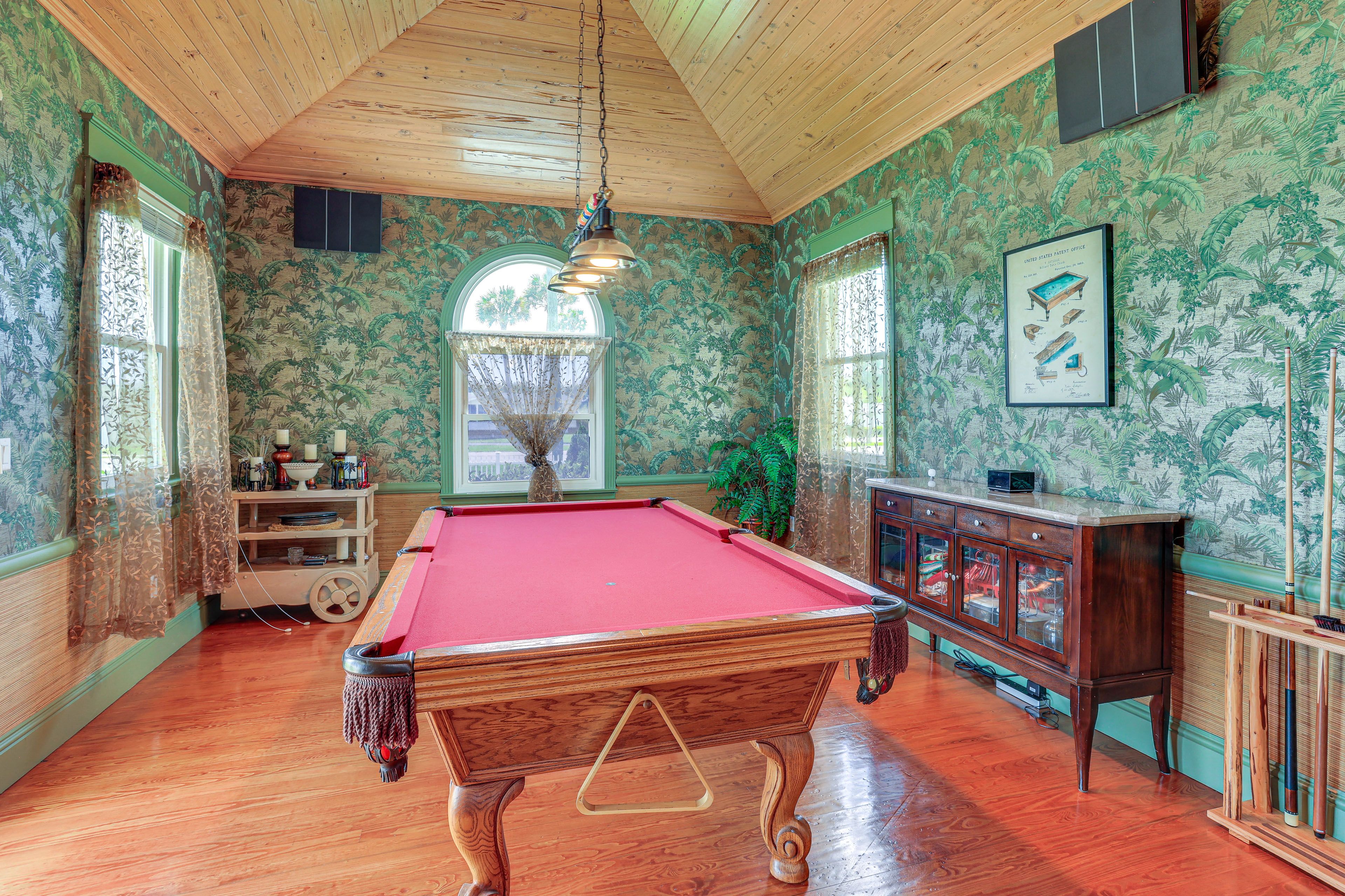 Billiards Room | Stereo Speakers