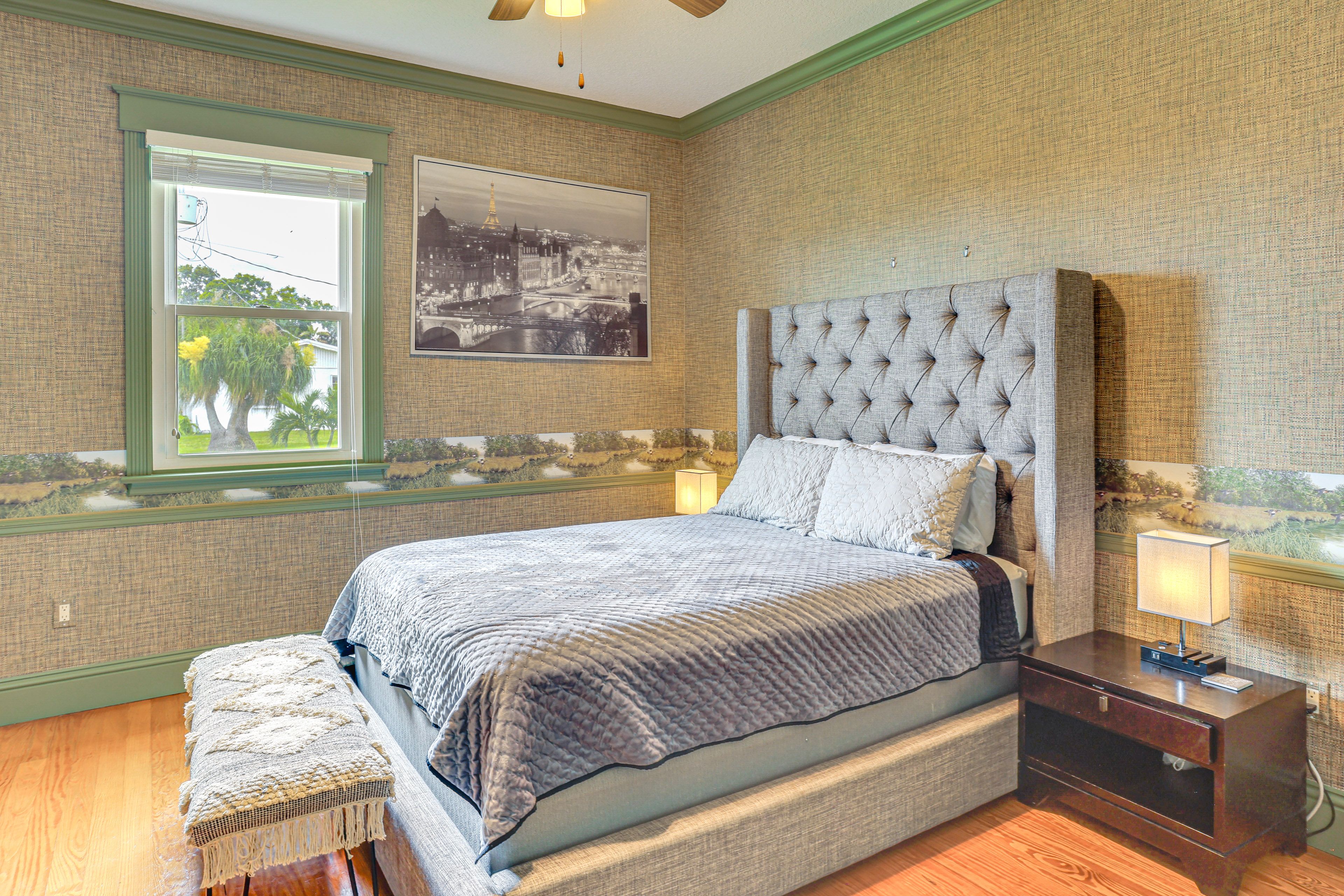 Bedroom 2 | Queen Bed | Smart TV