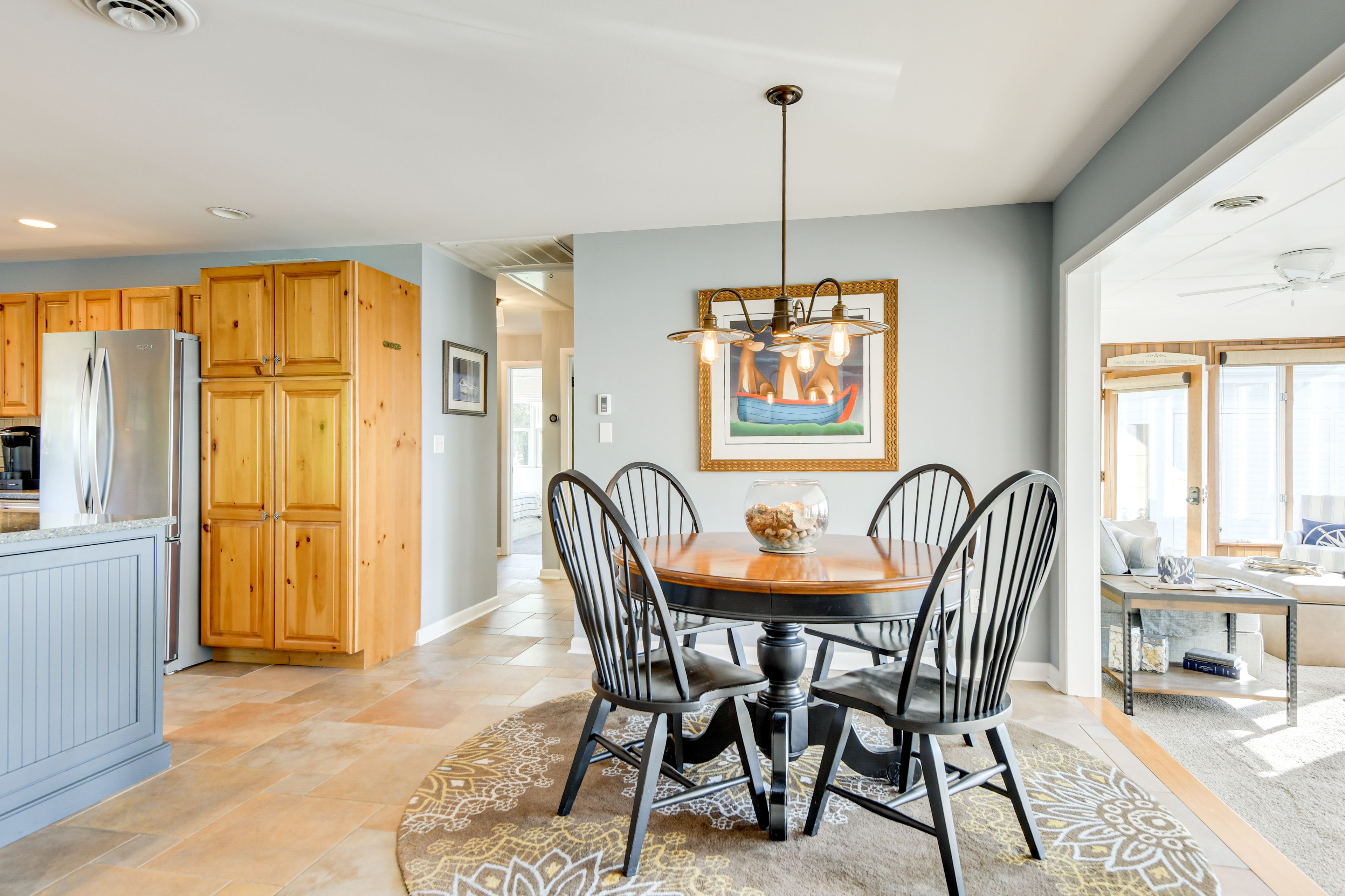 Dining Area | Dishware/Flatware Provided