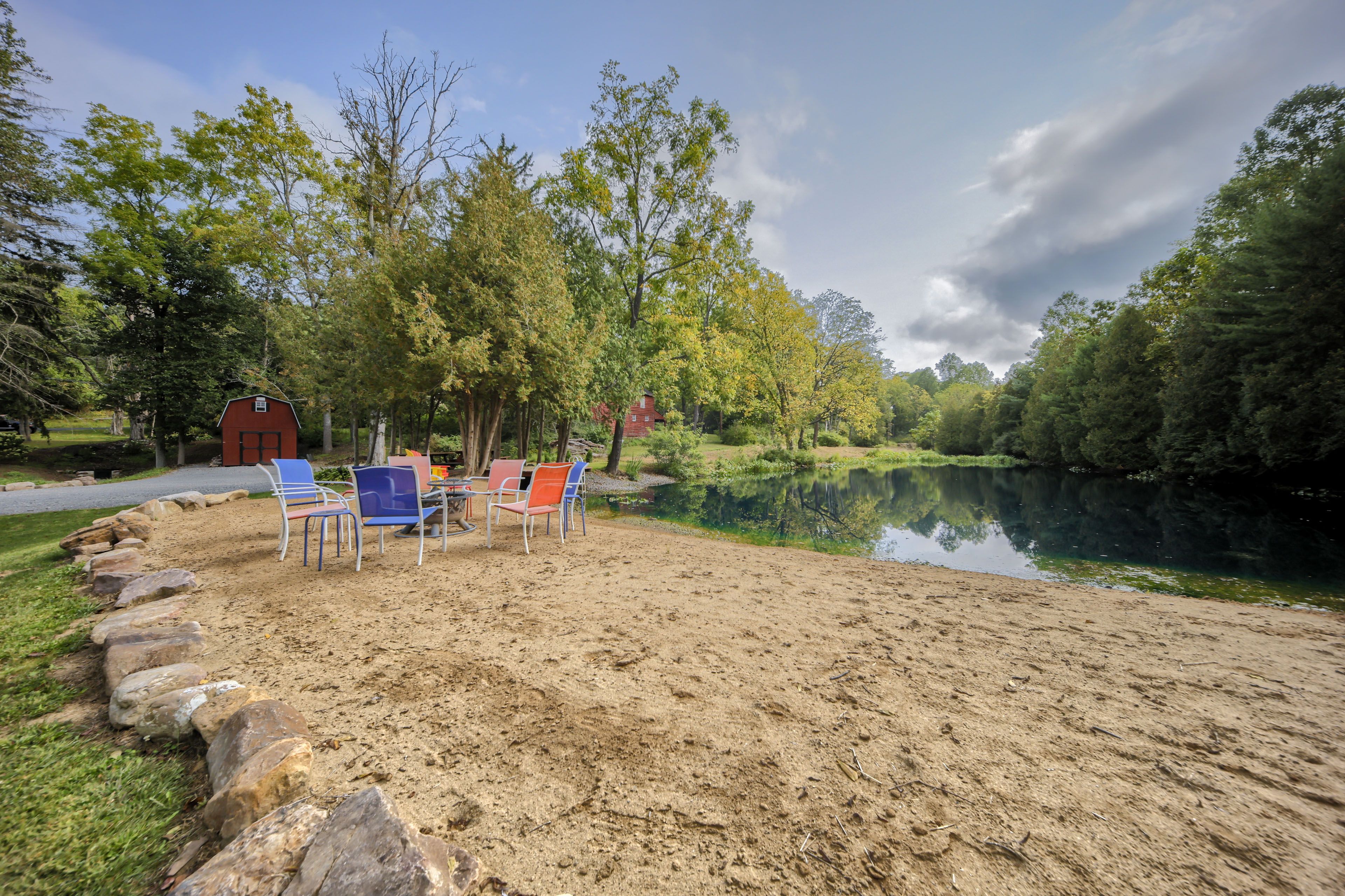 Private Pond | Fire Pit