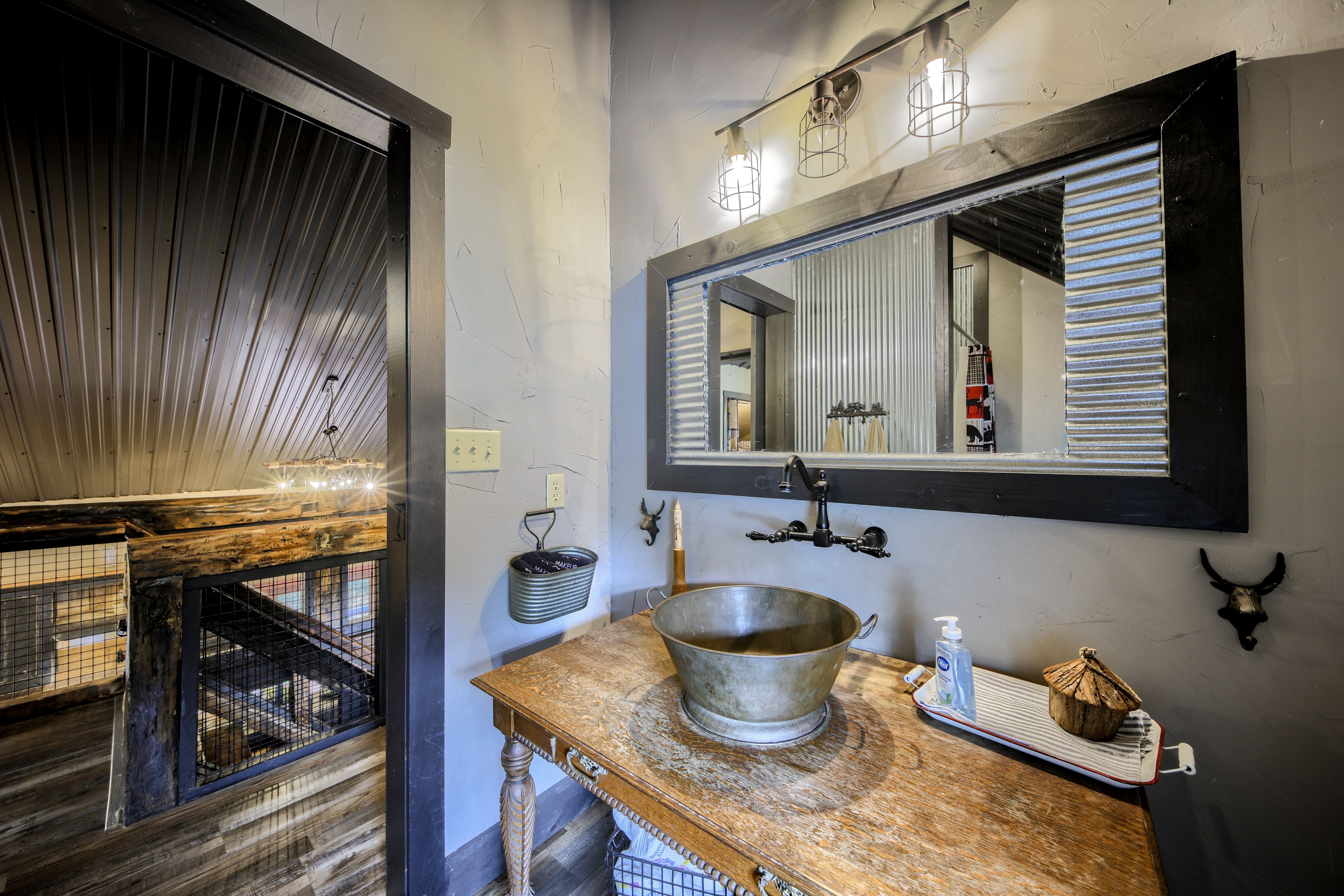 Full Bathroom | 2nd Floor | Shower