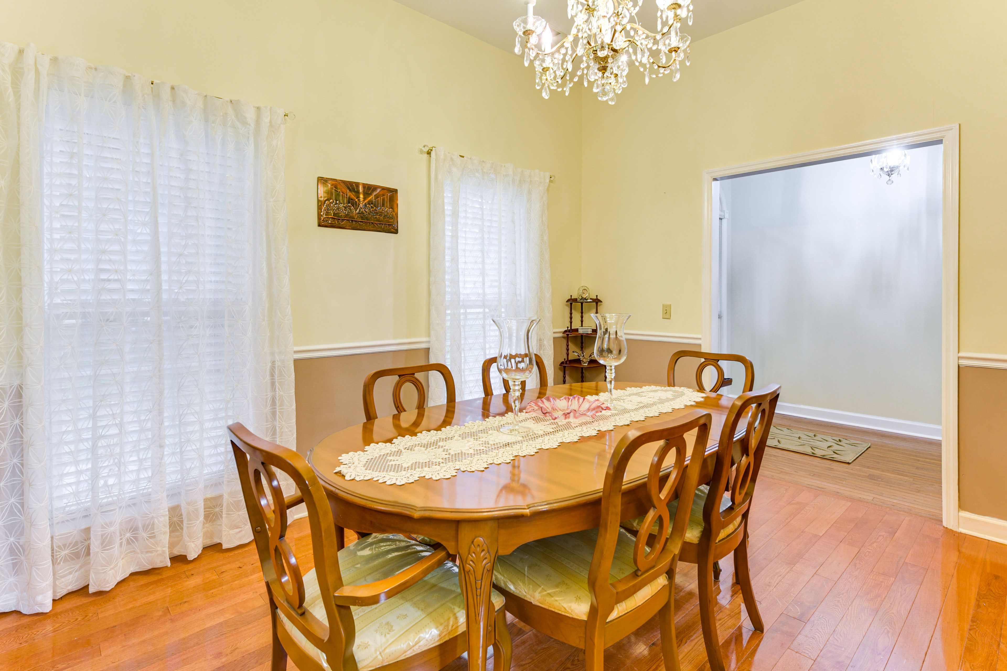 Dining Area | Dishware/Flatware