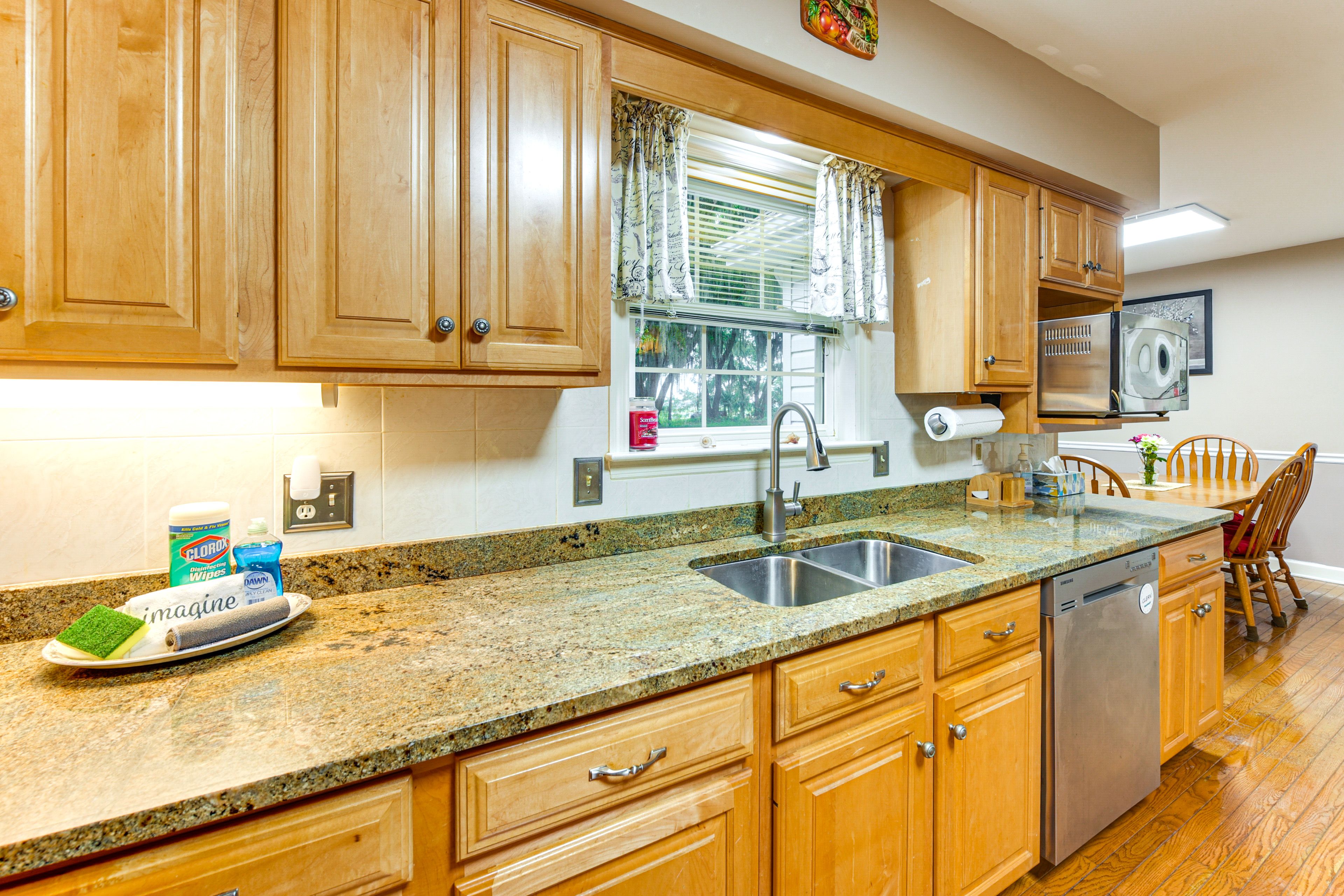 Kitchen | Cooking Basics | Drip Coffee Maker (Coffee Provided)