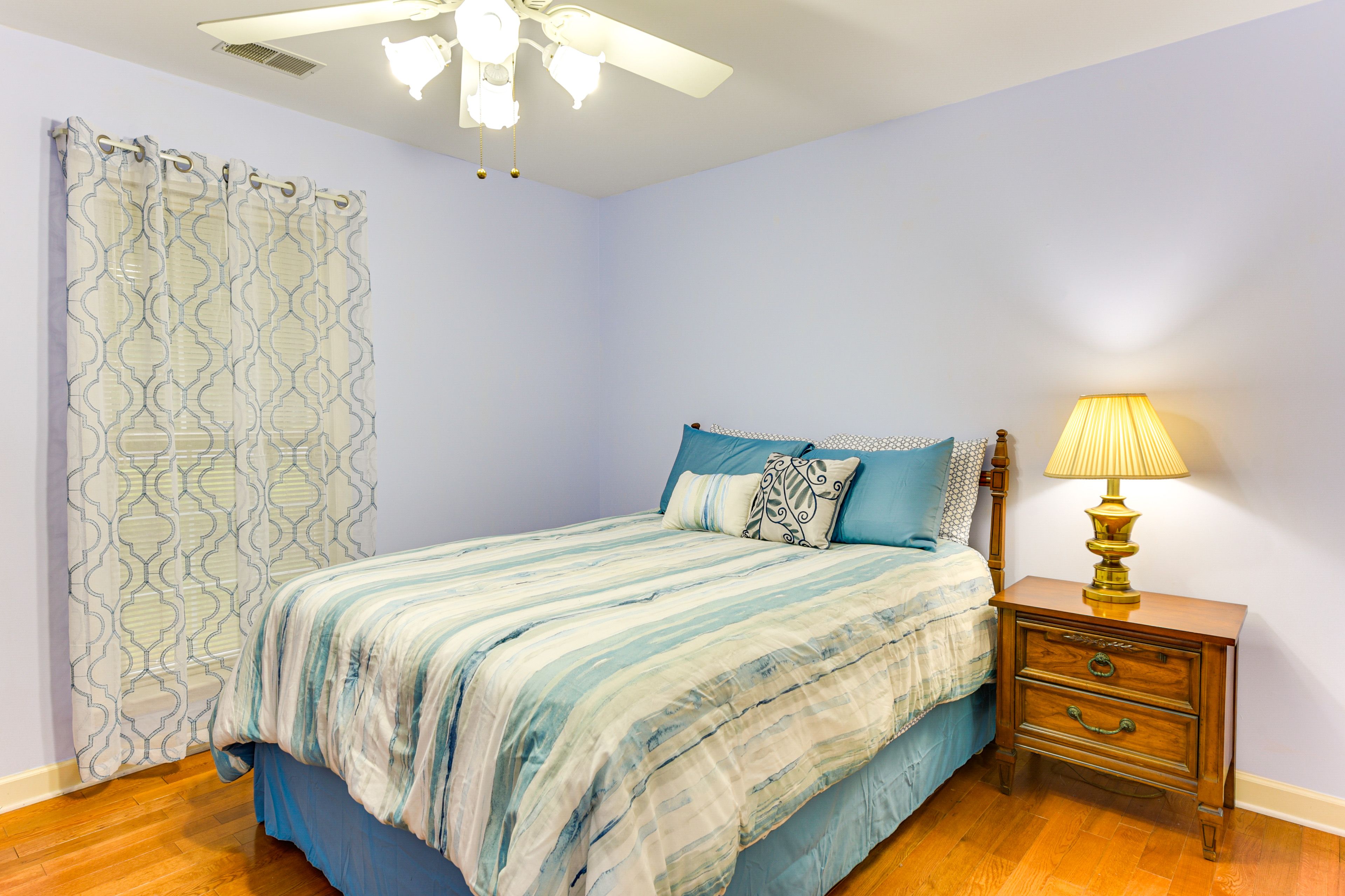 Bedroom 3 | Queen Bed