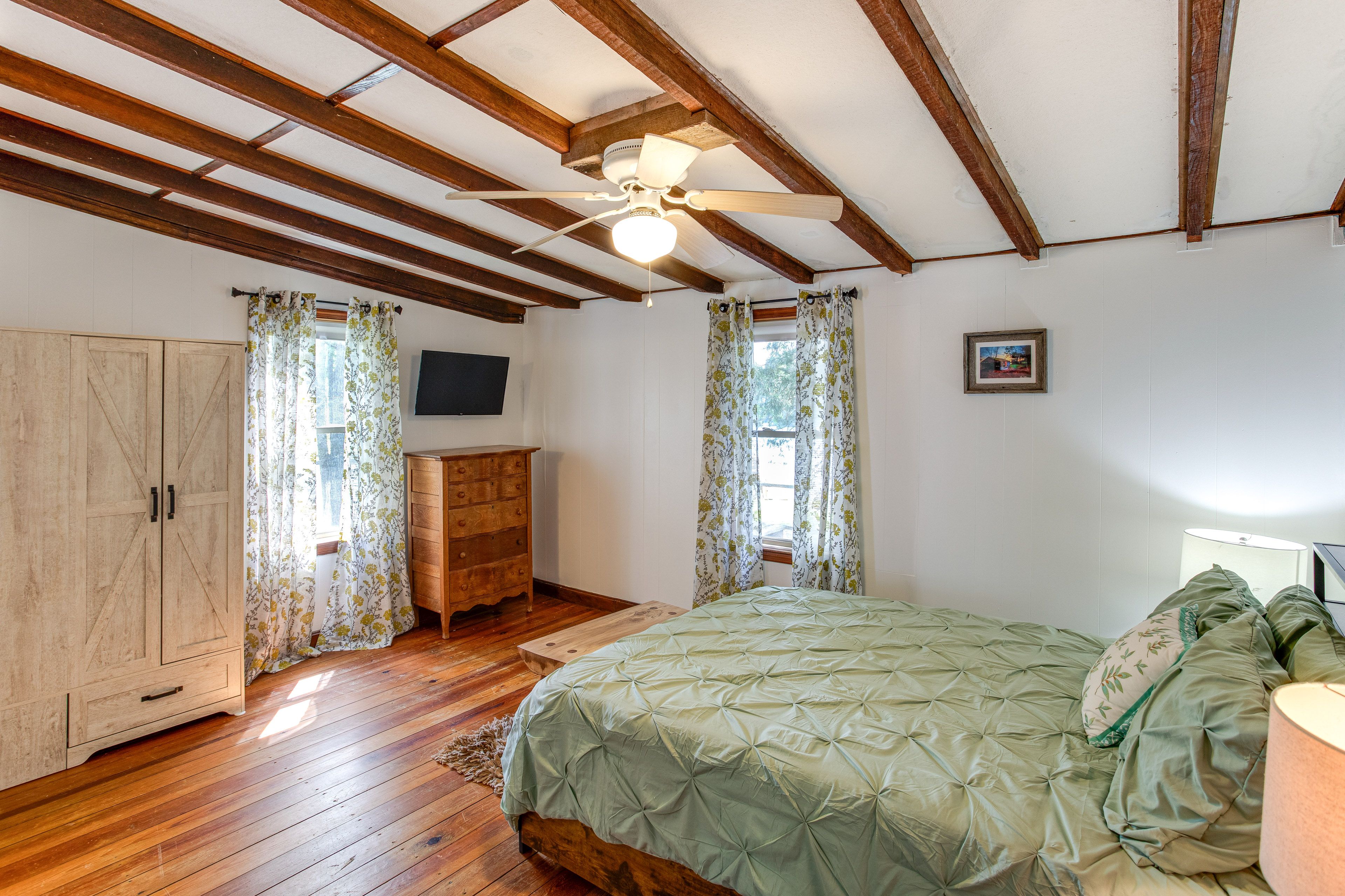 Bedroom 1 | Queen Bed | Linens Provided