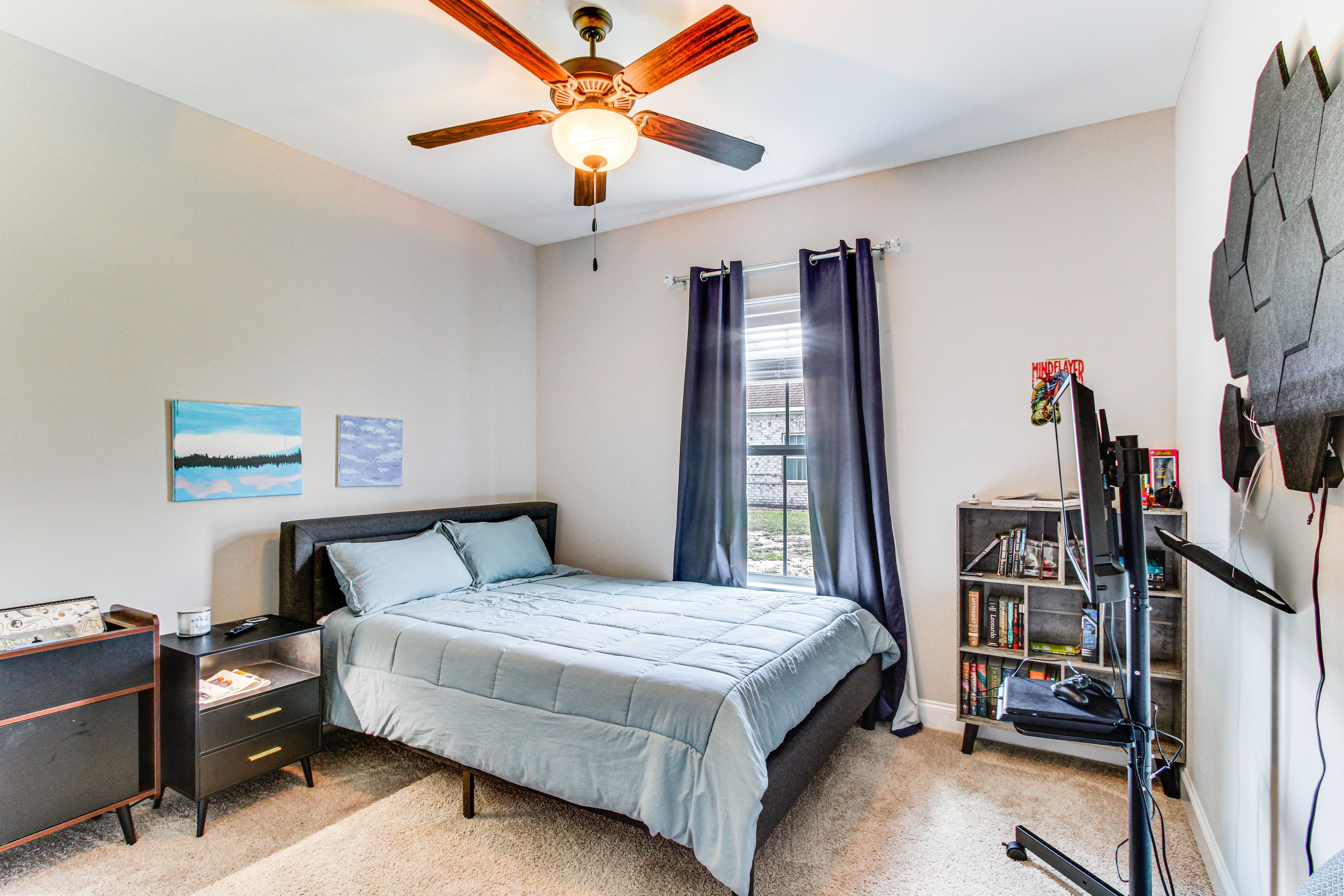 Bedroom 2 | 1st Floor | Queen Bed | Linens Provided