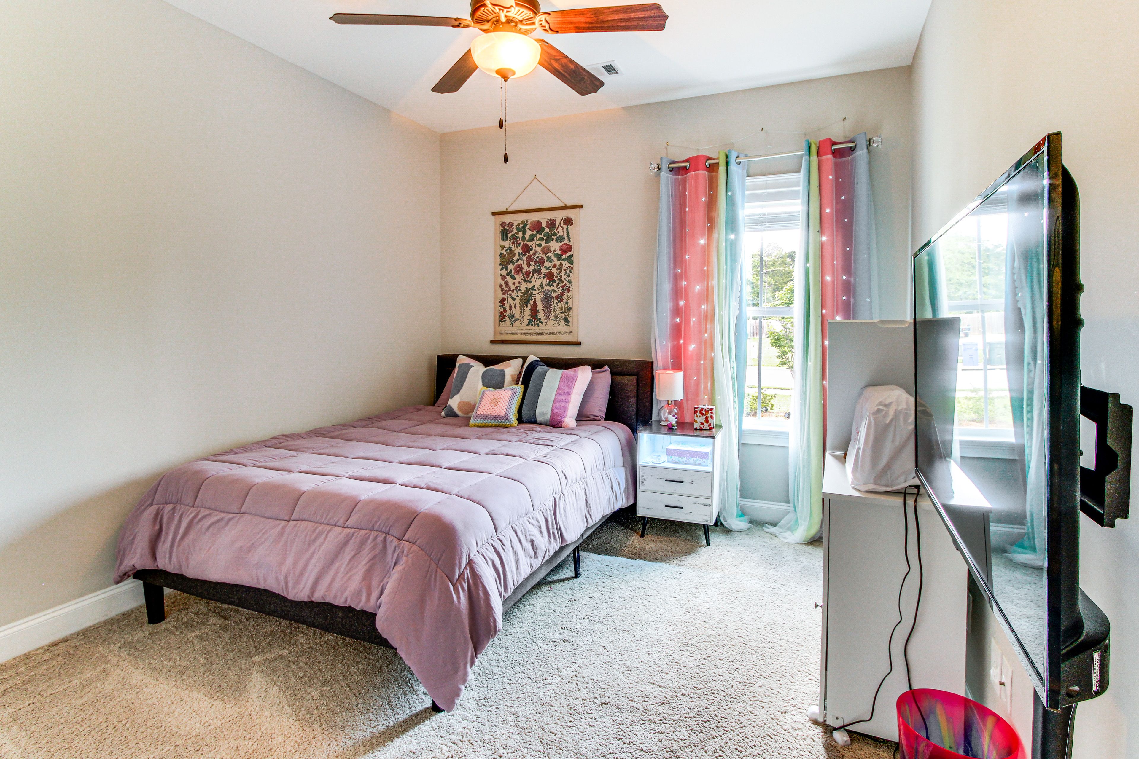 Bedroom 3 | 1st Floor | Queen Bed | Linens Provided
