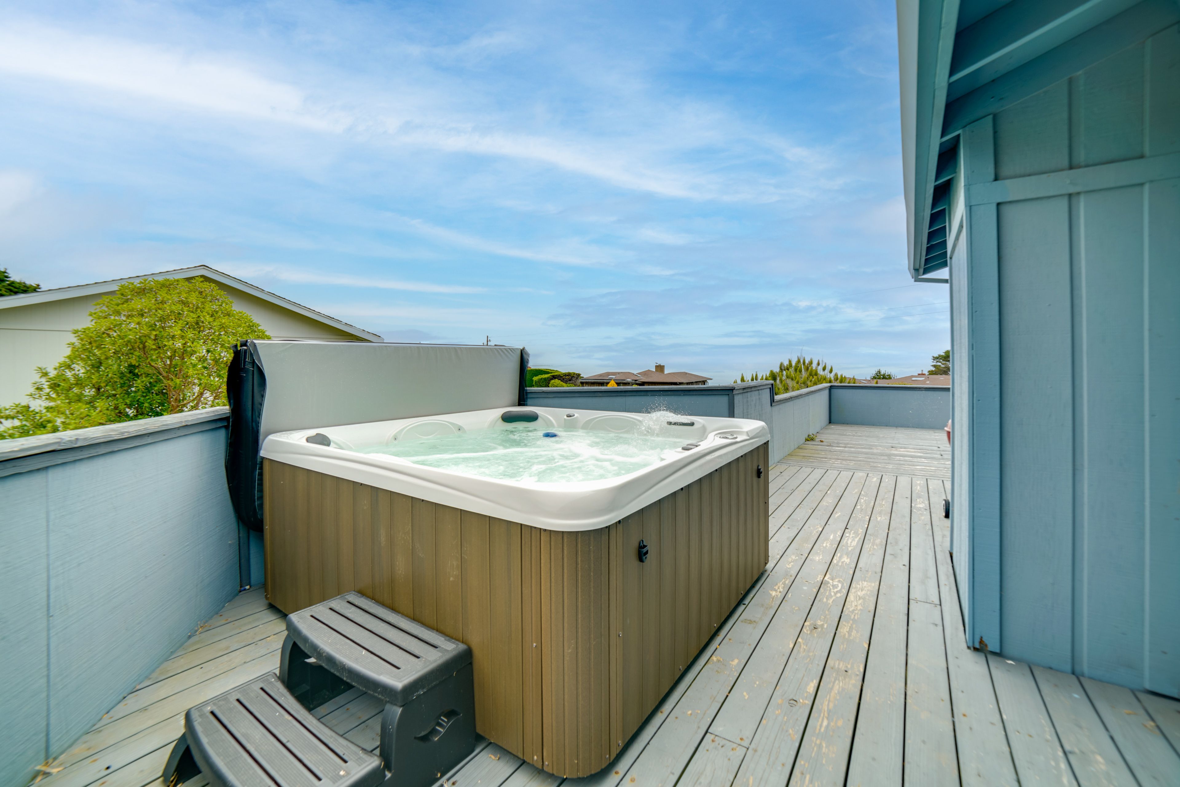 Private Deck | Gas Fire Pit | Hot Tub w/ Recliner