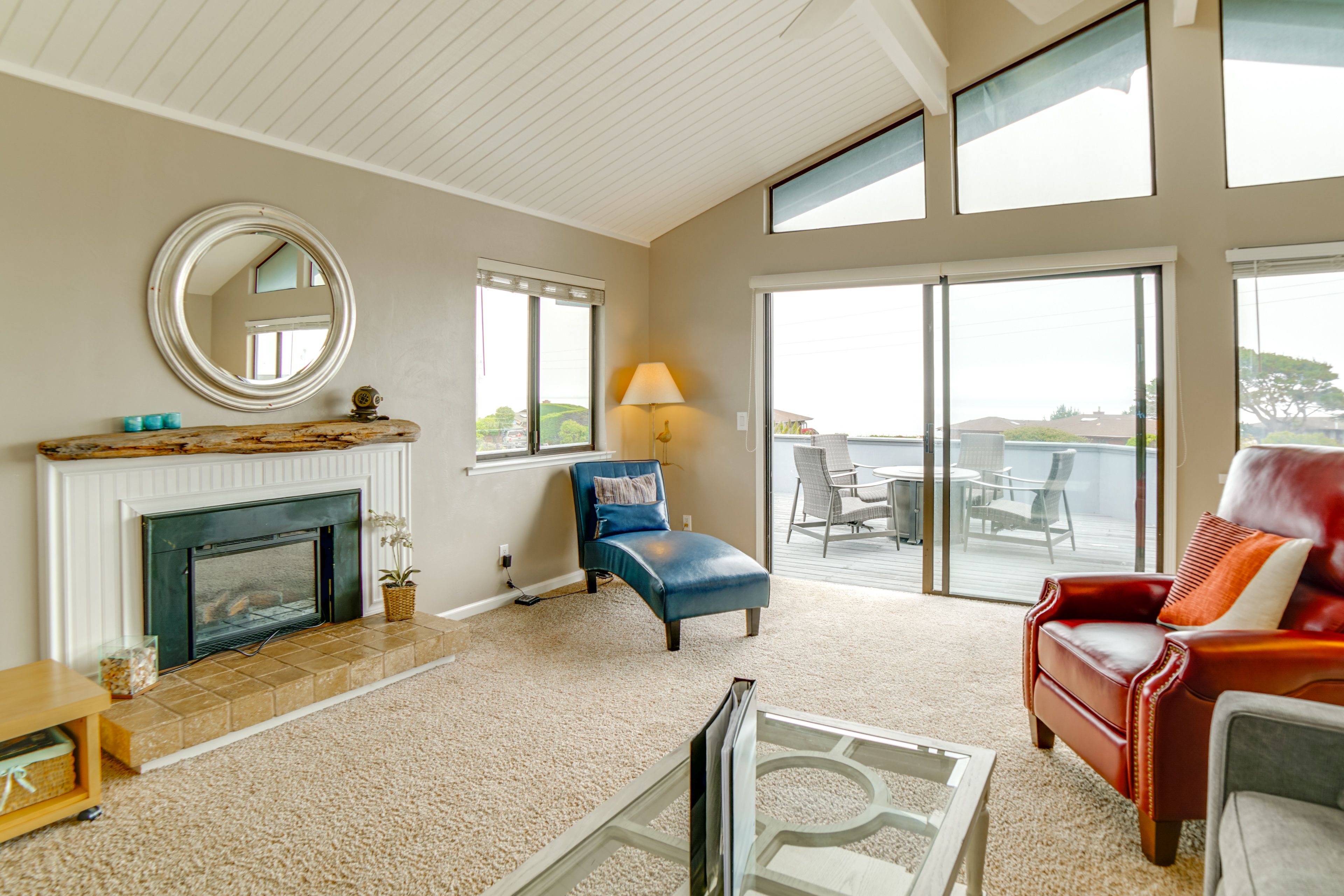 Manchester Vacation Rental | 2BR | 1BA | 900 Sq Ft | 1 Step Required