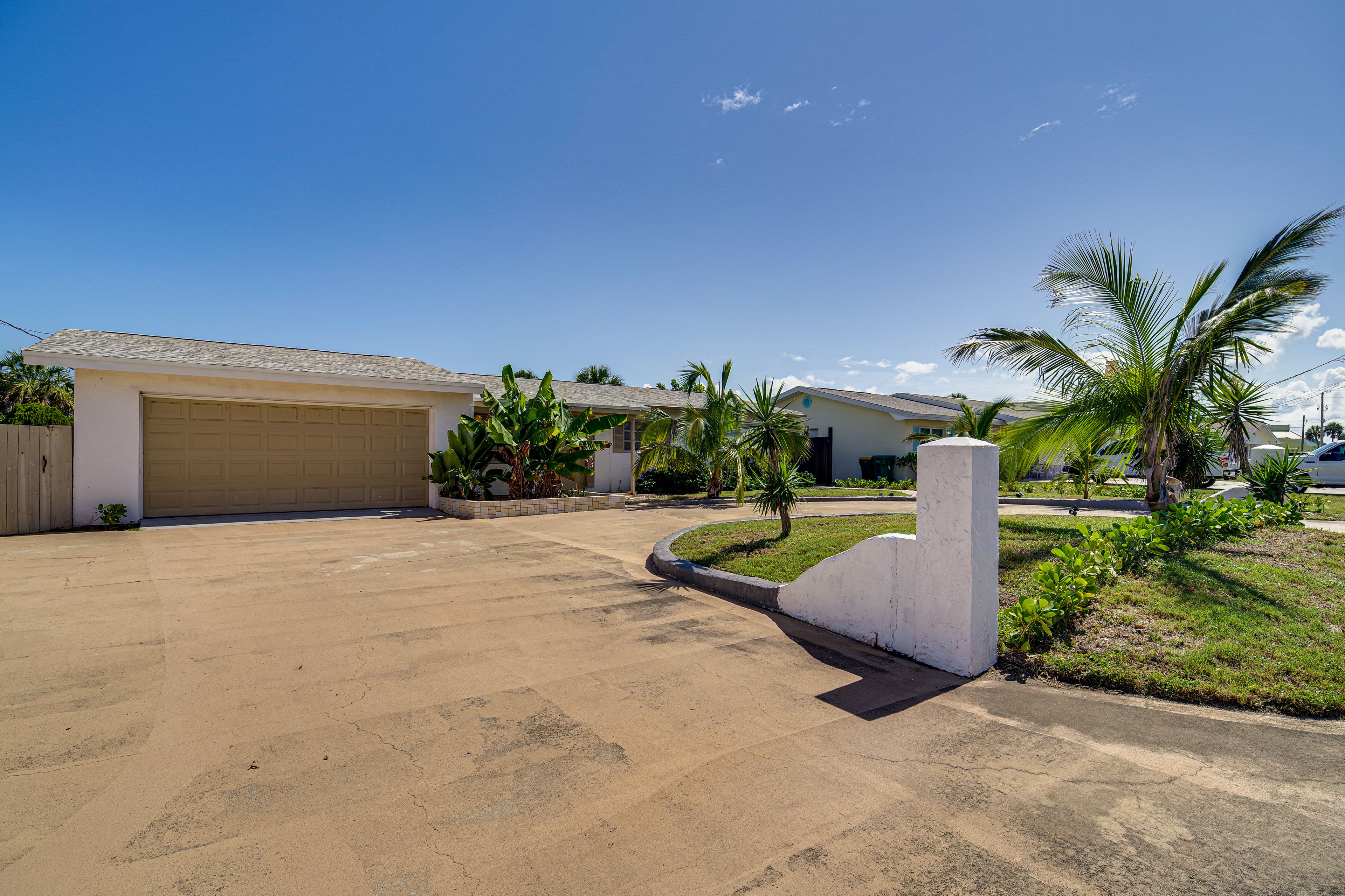 Main House | Driveway (2 Vehicles)