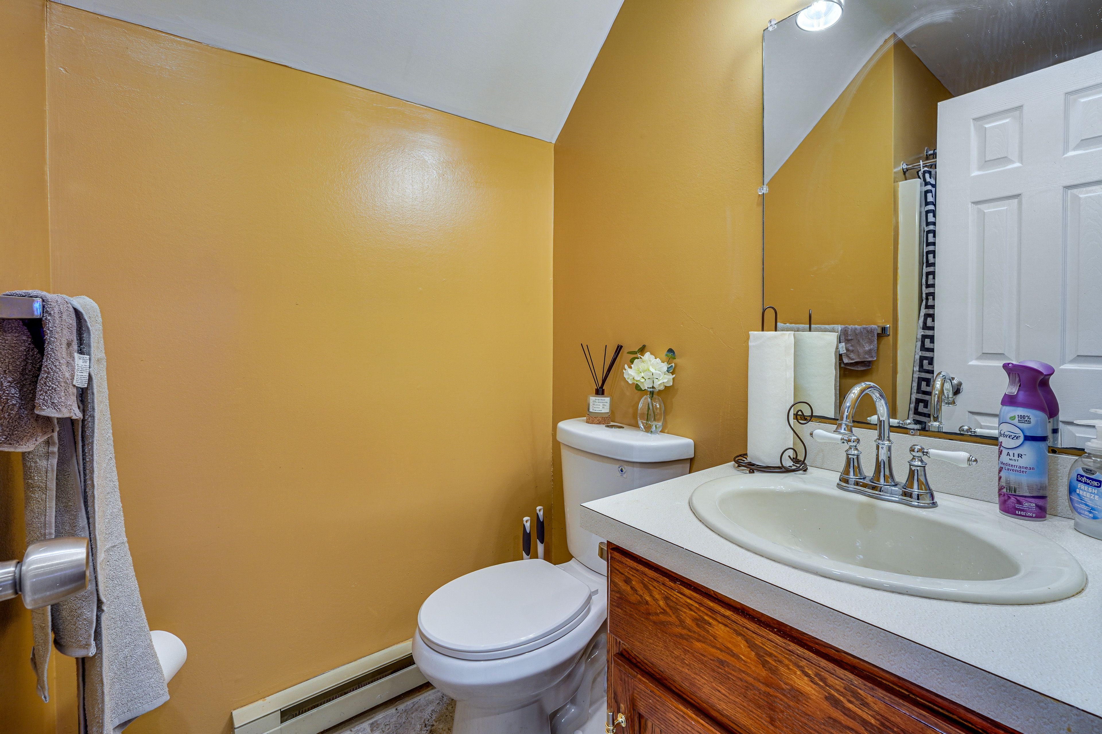 Full Bathroom | 1st Floor