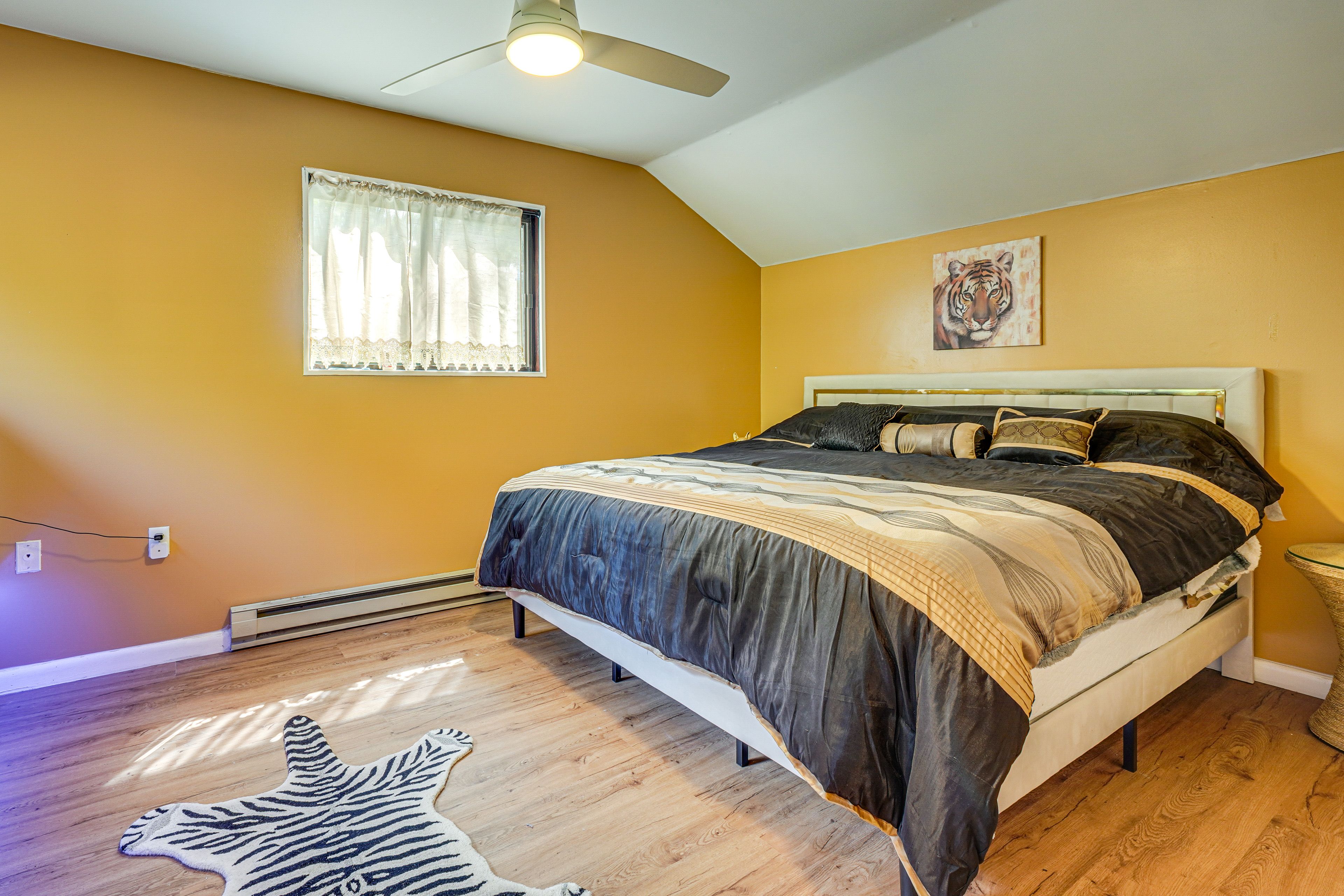 Bedroom 1 | King Bed | 2nd Floor
