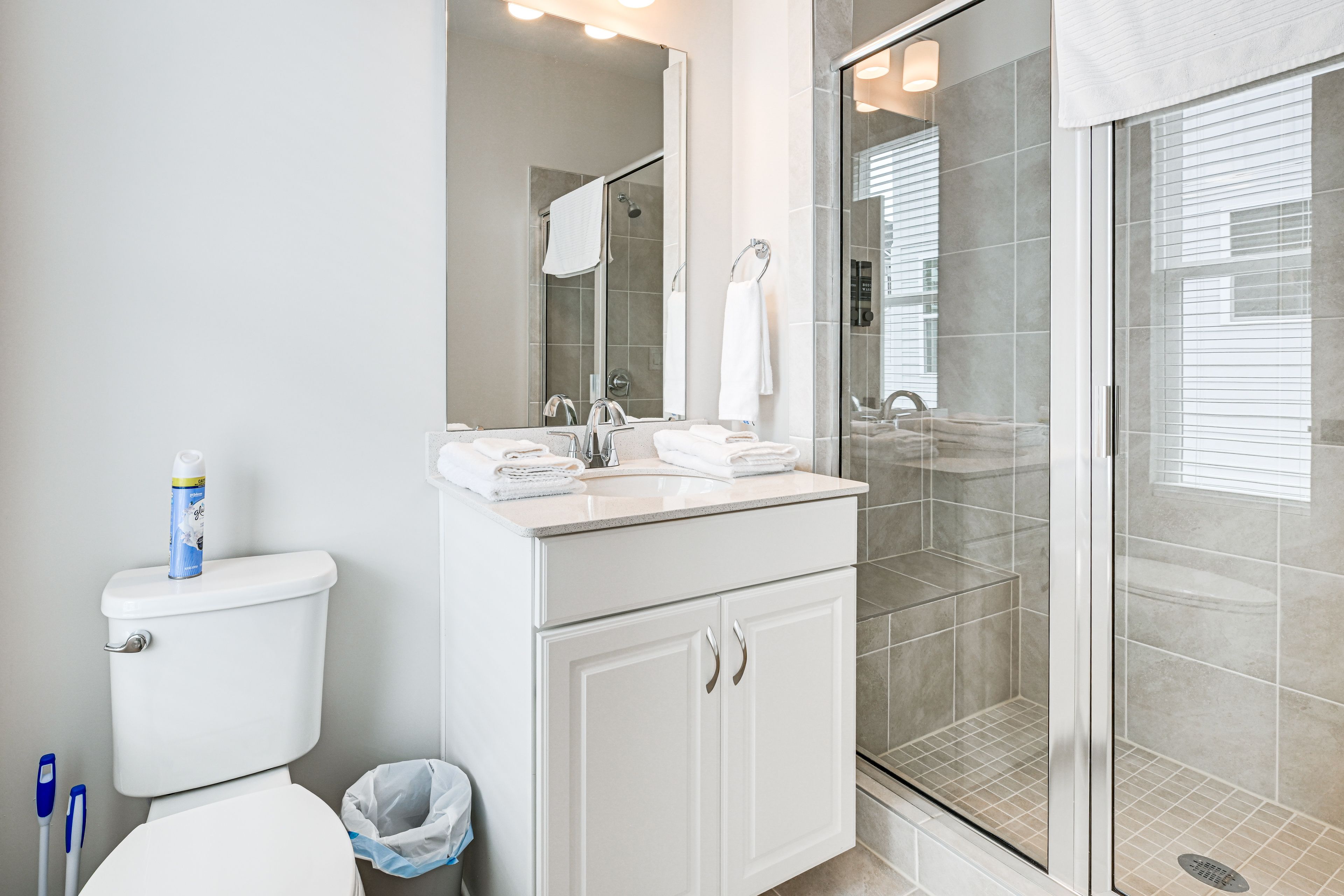 Full Bathroom | 3rd Floor