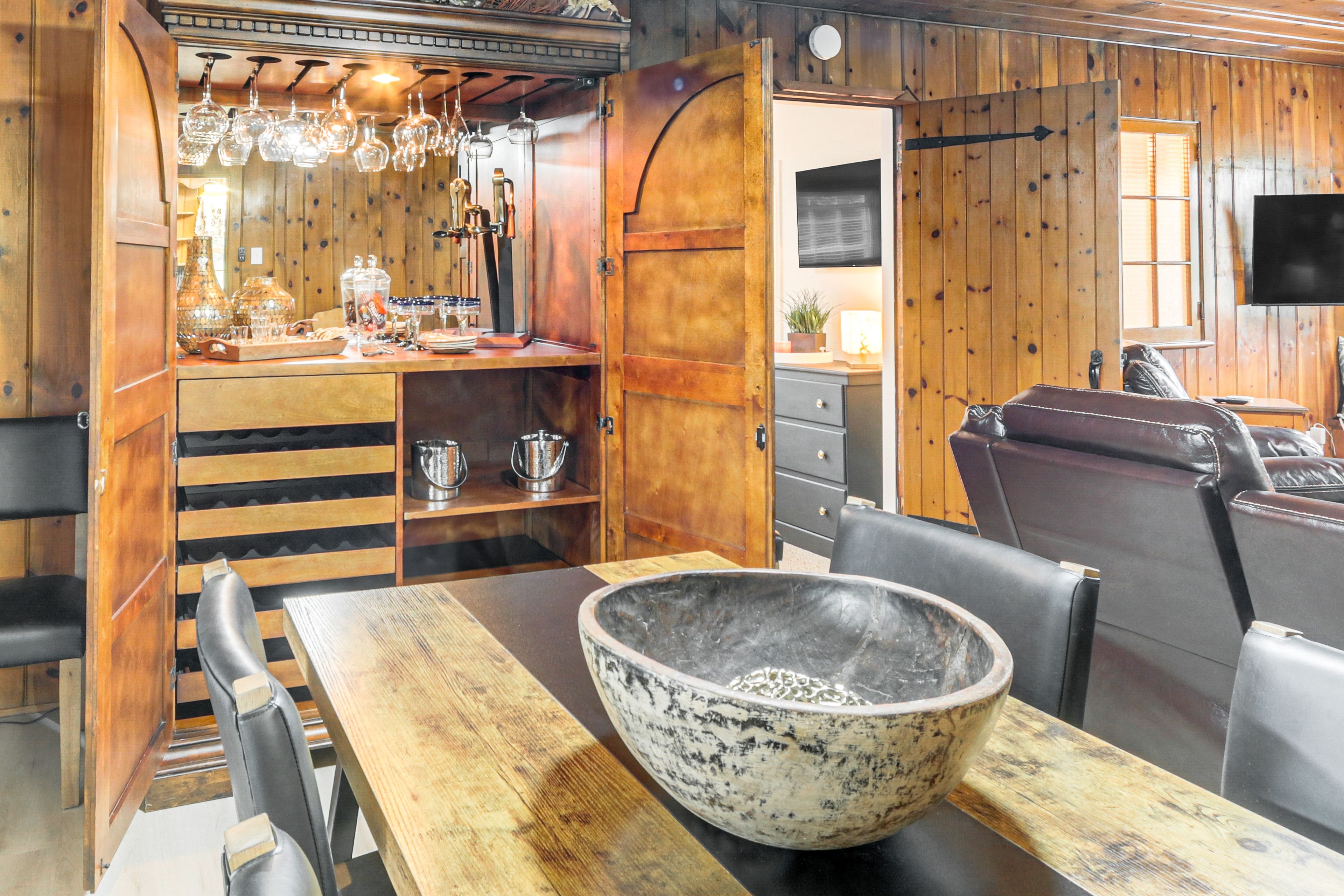 Dining Area | Dry Bar | Open Floor Plan